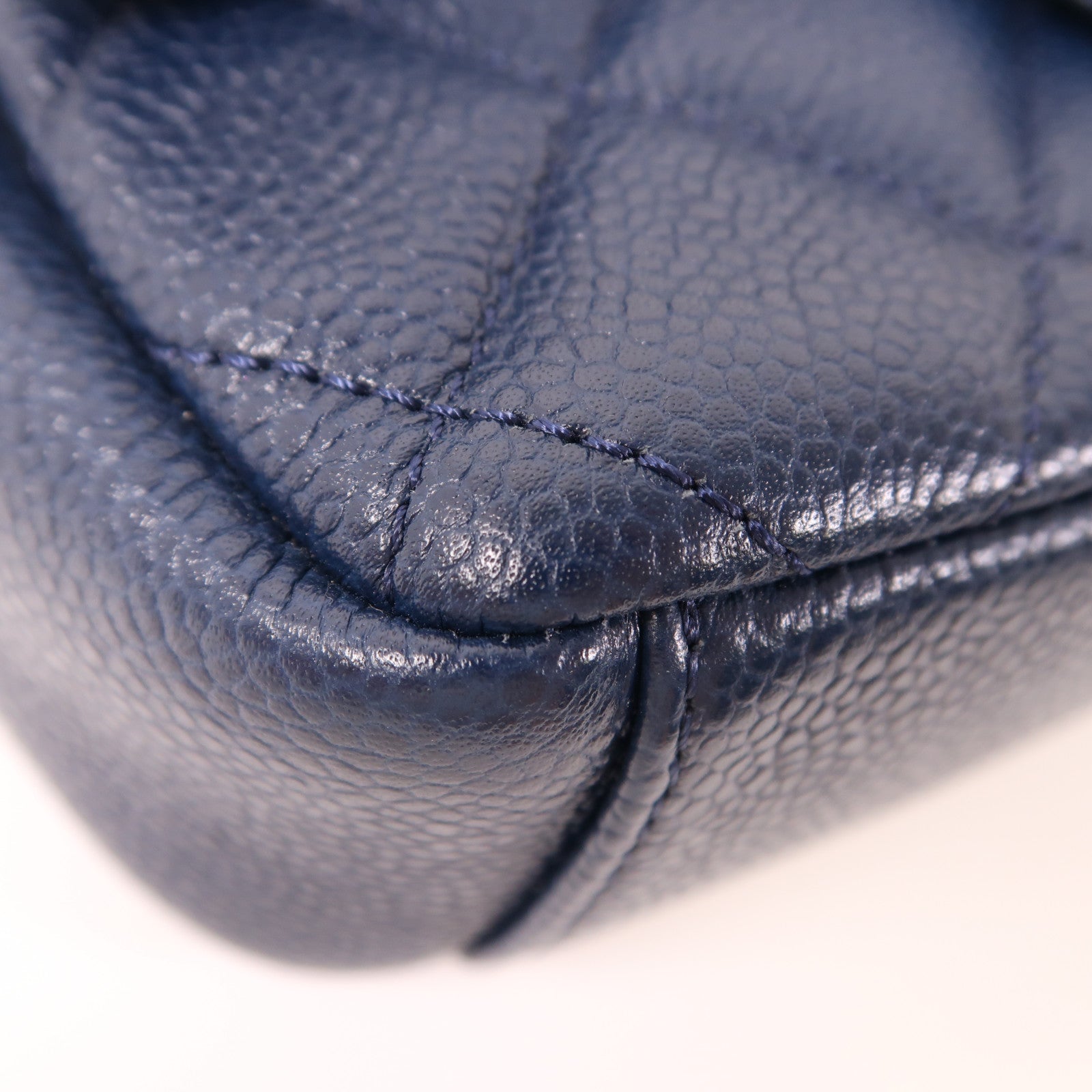 CHANEL 牛皮皮革Chain Shoulder金扣鏈帶肩背袋