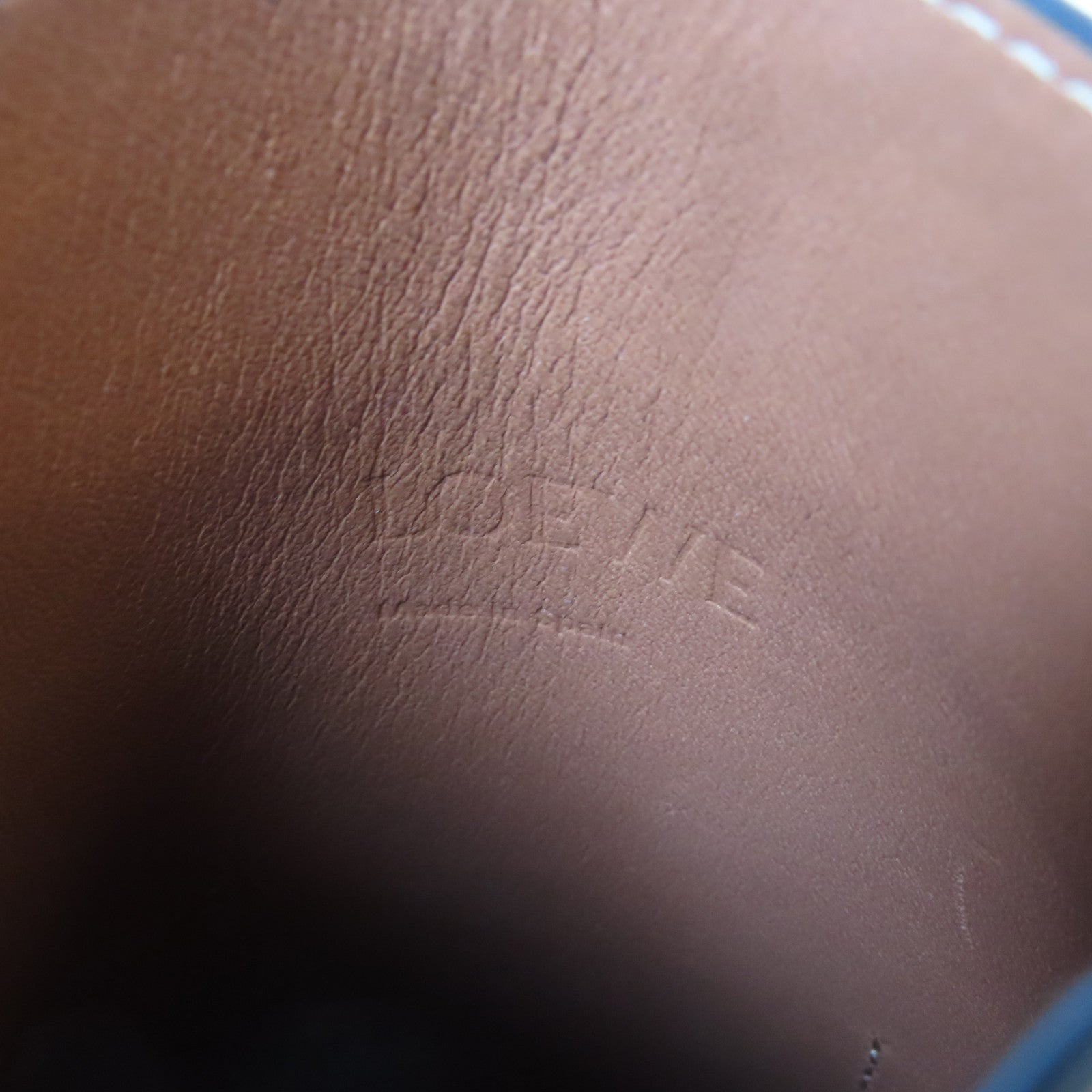 LOEWE 【激減優惠】牛皮皮革Dice Pocket金扣肩背袋啡色