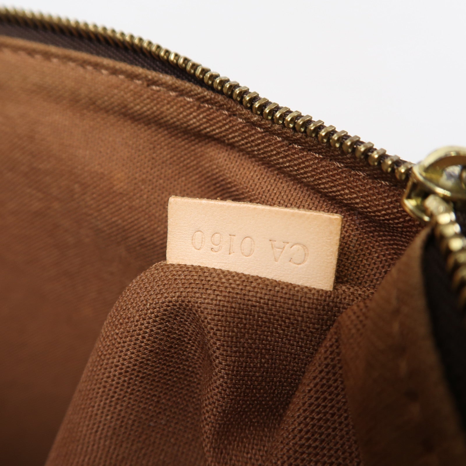 LOUIS VUITTON Monogram Cabas Beaubourg金扣肩背袋啡色