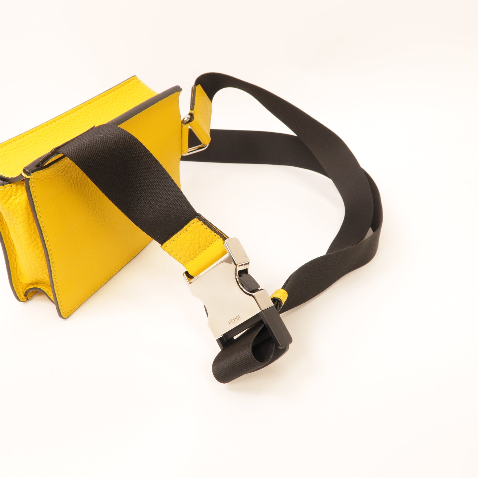 FENDI 牛皮皮革Shoulder Bag銀扣肩背袋黃色