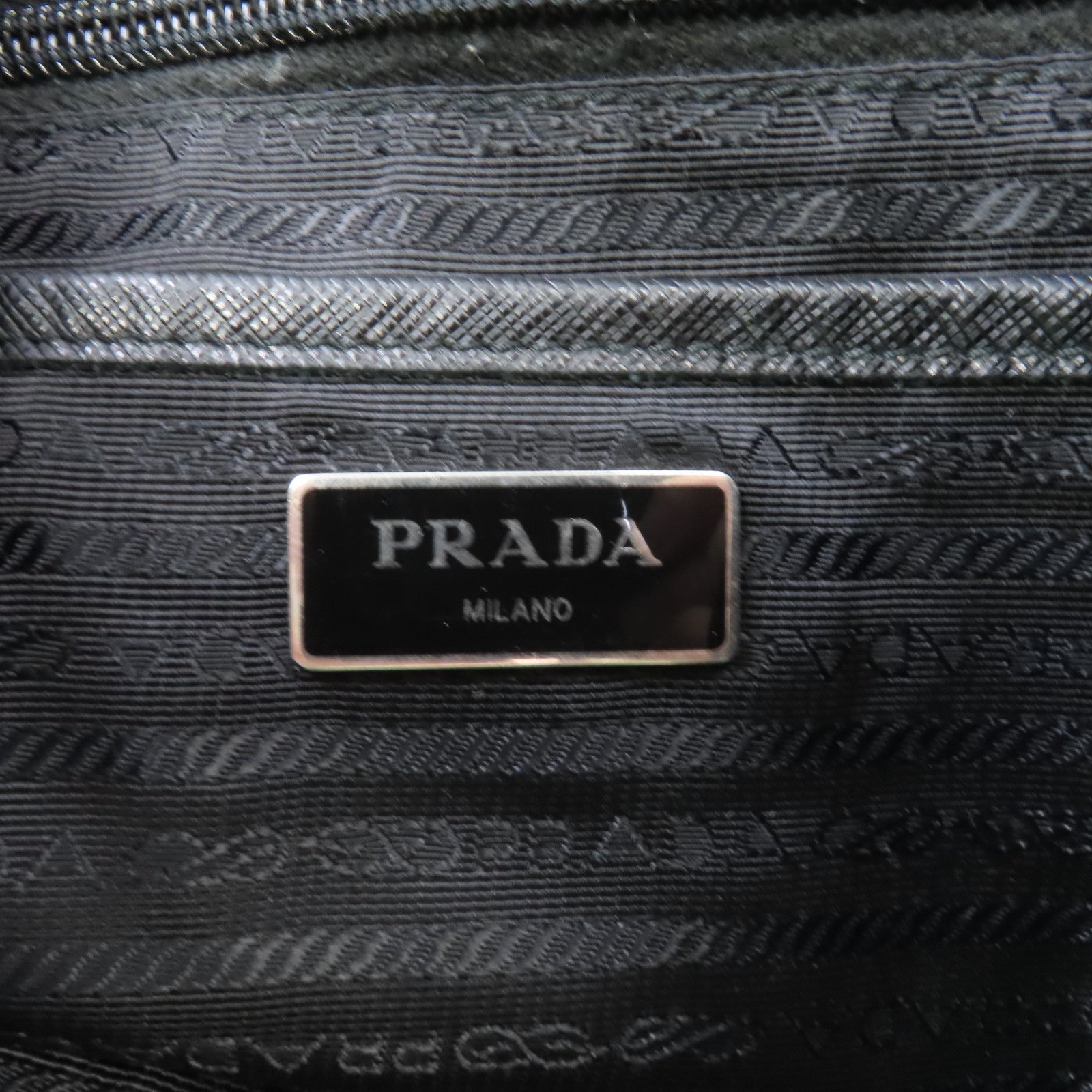 PRADA 【激減優惠】尼龍Backpack銀扣背包黑色