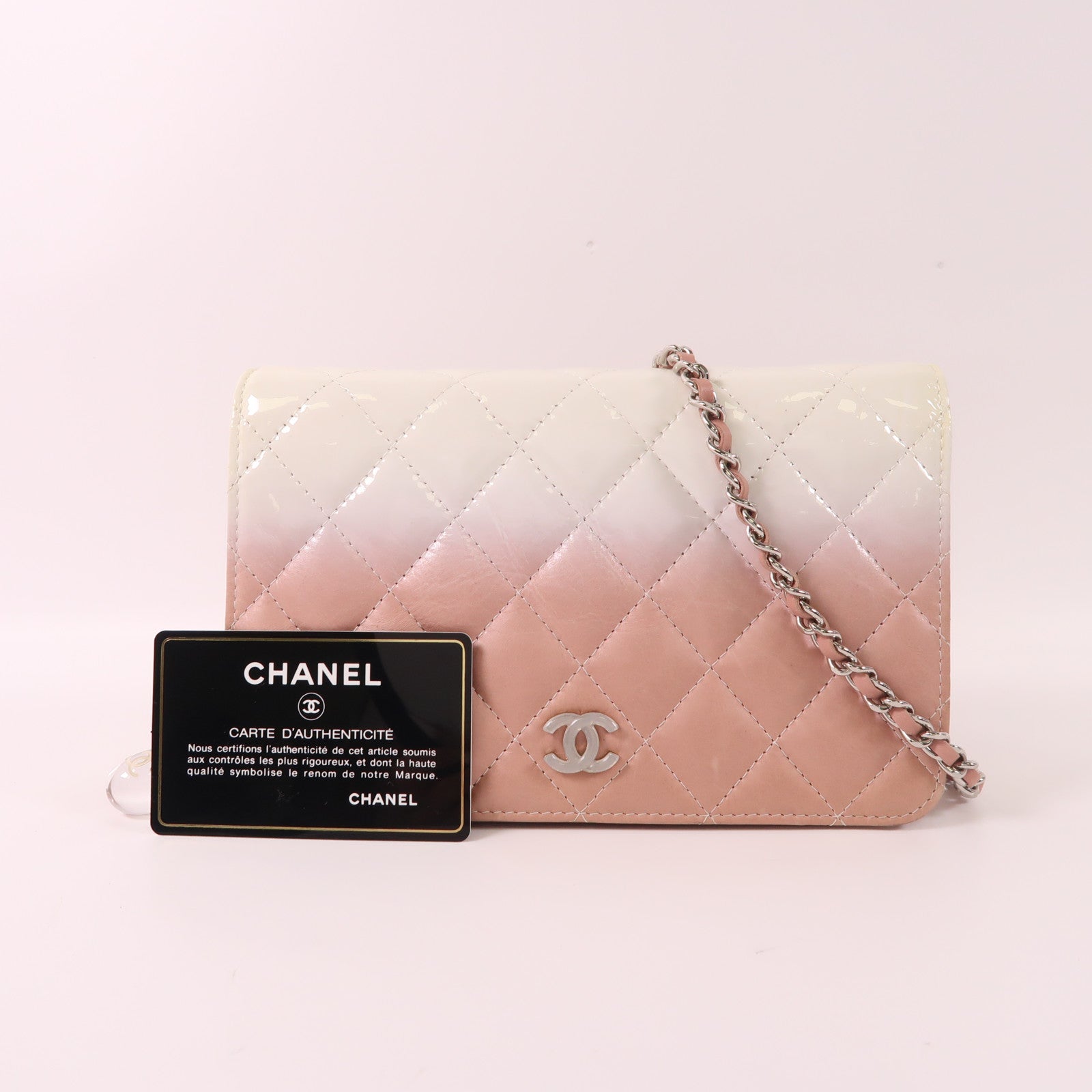 CHANEL 漆皮皮革/牛皮皮革WOC Wallet On Chain銀扣鏈帶肩背袋