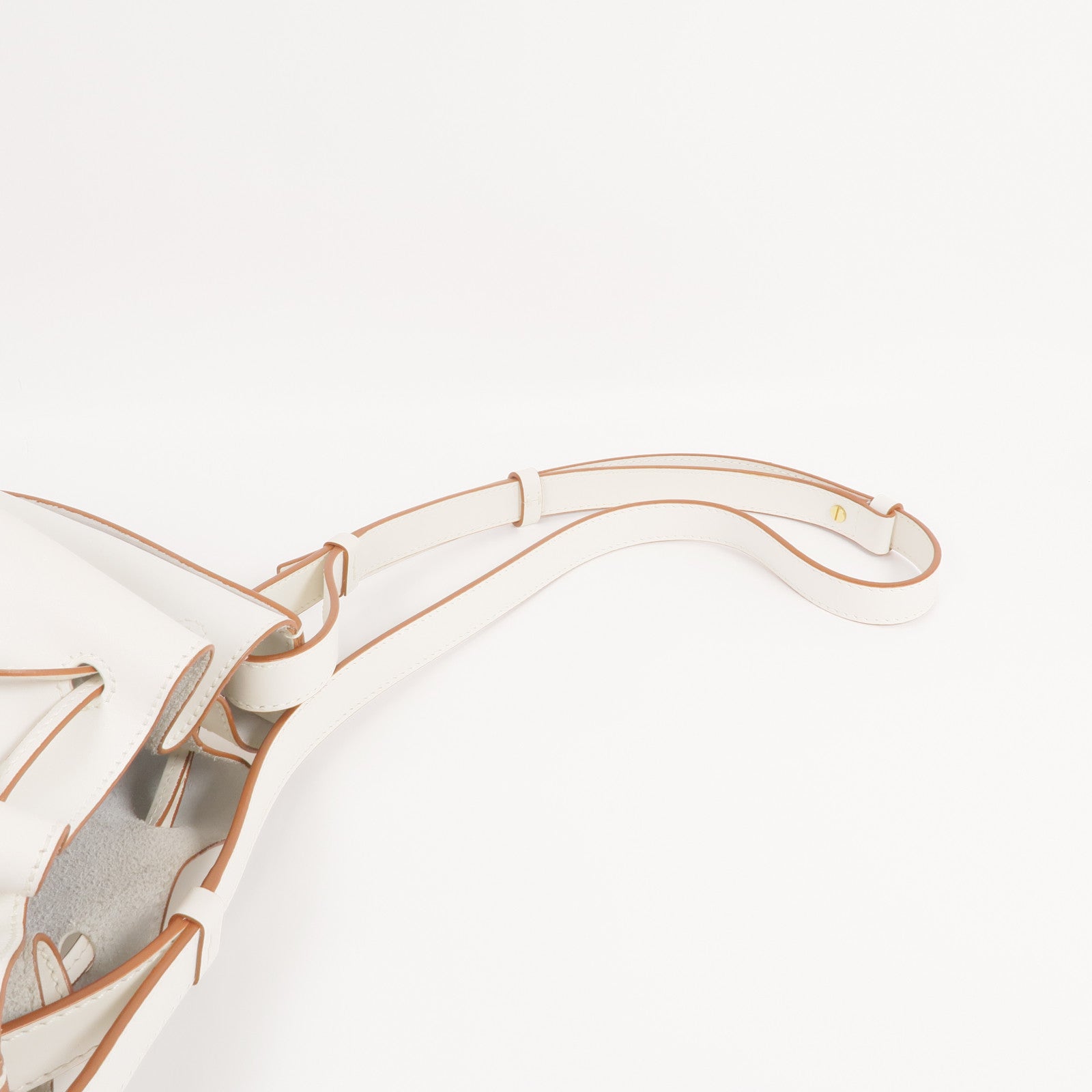 LOEWE 牛皮皮革Balloon Small金扣肩背袋