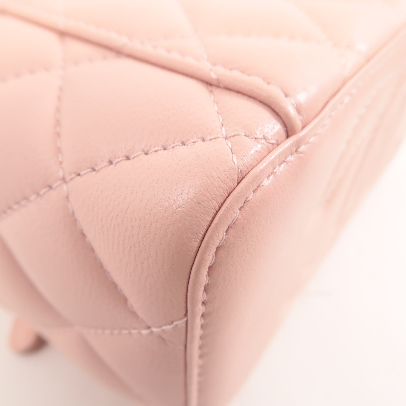 CHANEL 菱格皮革Vanity Case金扣鏈帶肩背袋