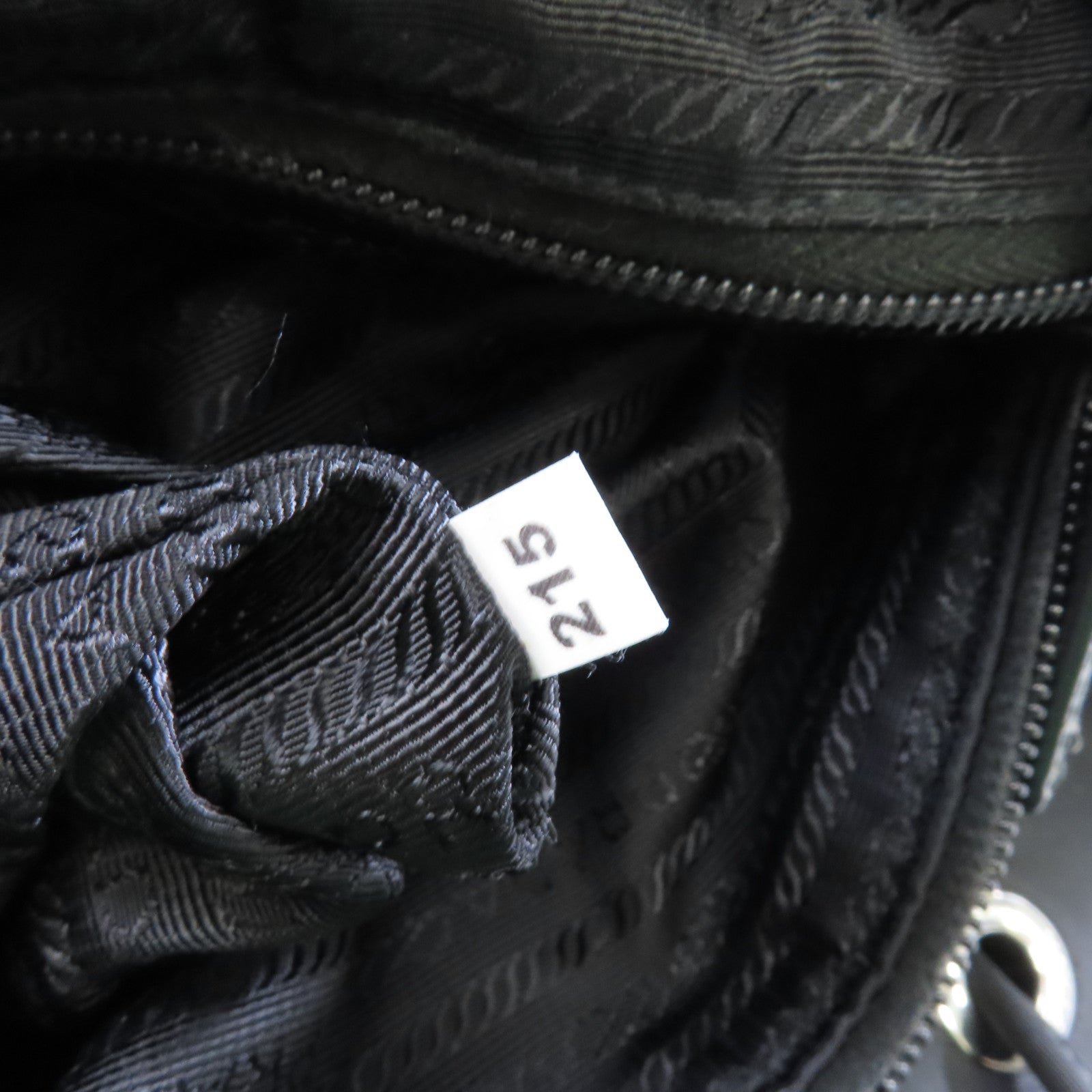 PRADA 【激減優惠】尼龍Backpack銀扣背包黑色