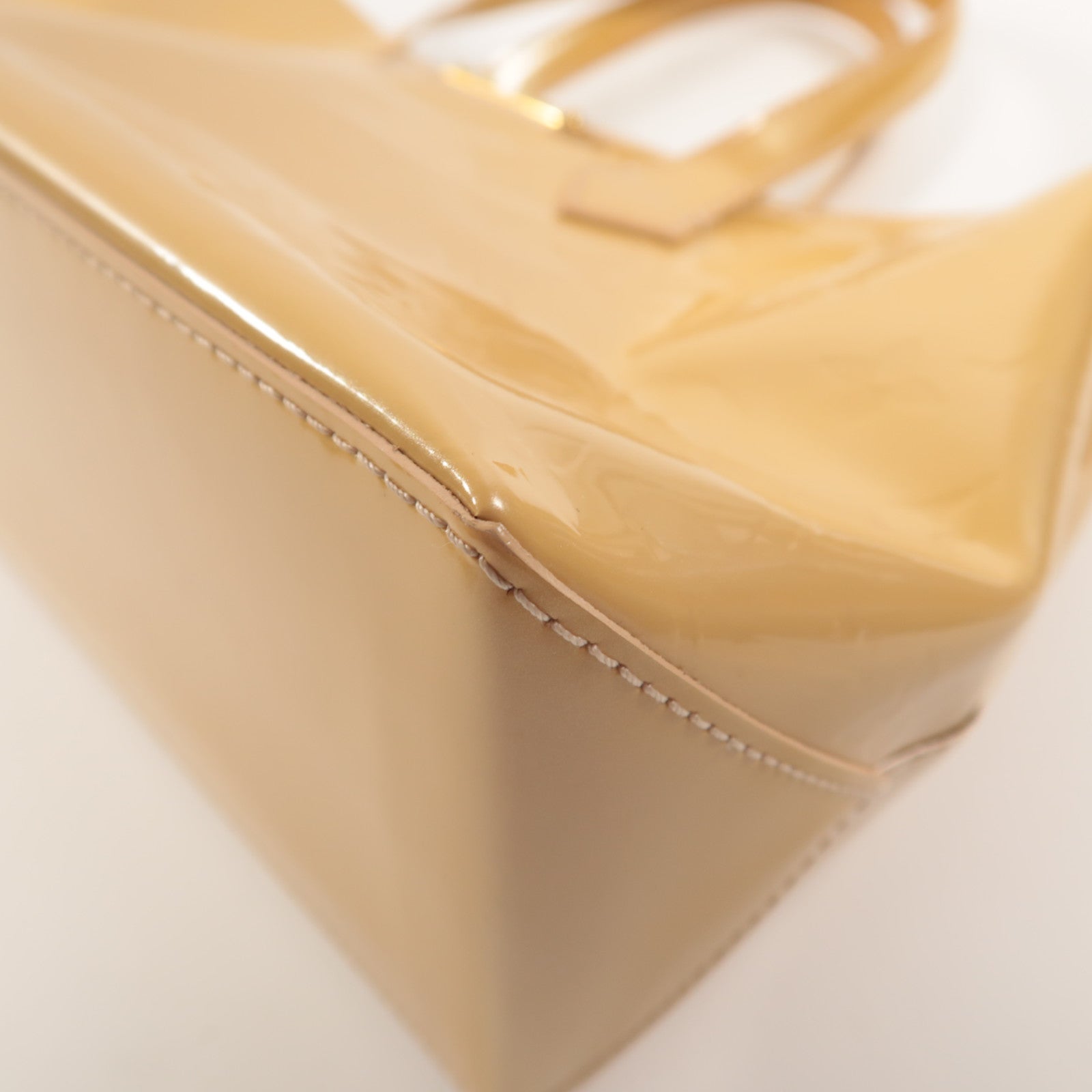 LOUIS VUITTON Monogram Vernis Wilshire PM金扣手挽袋米色