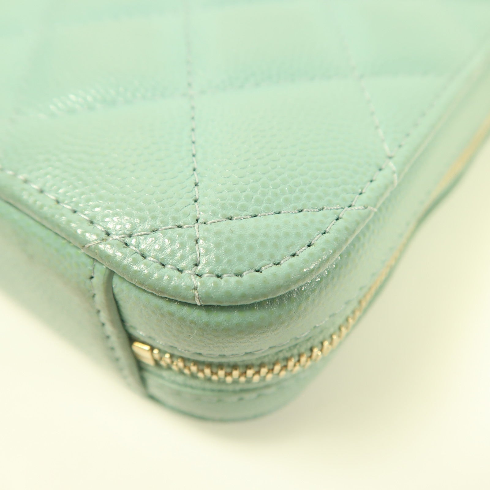 CHANEL 牛皮皮革Phone Bag金扣鏈帶肩背袋