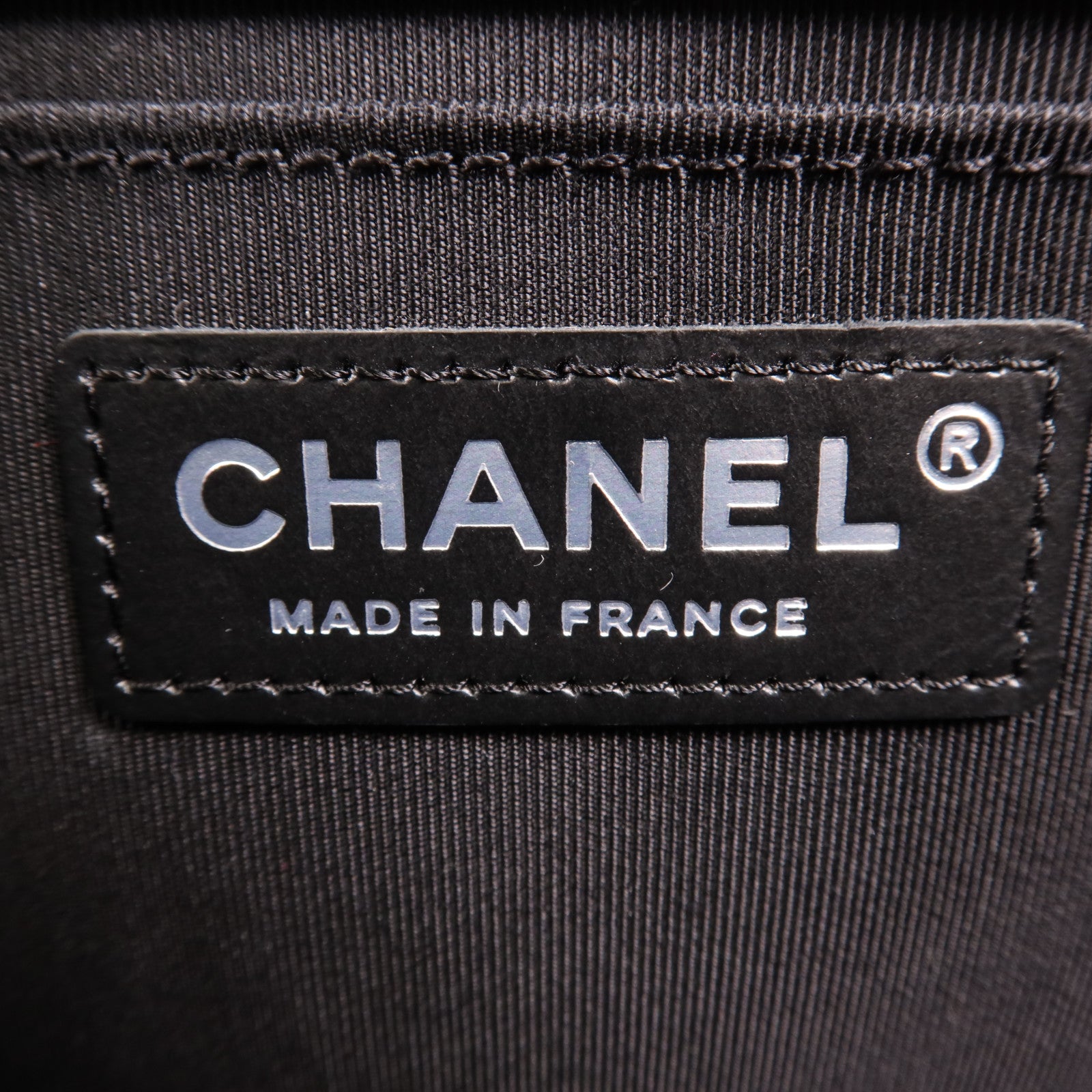 CHANEL 牛皮皮革Boy 25銀扣肩背袋