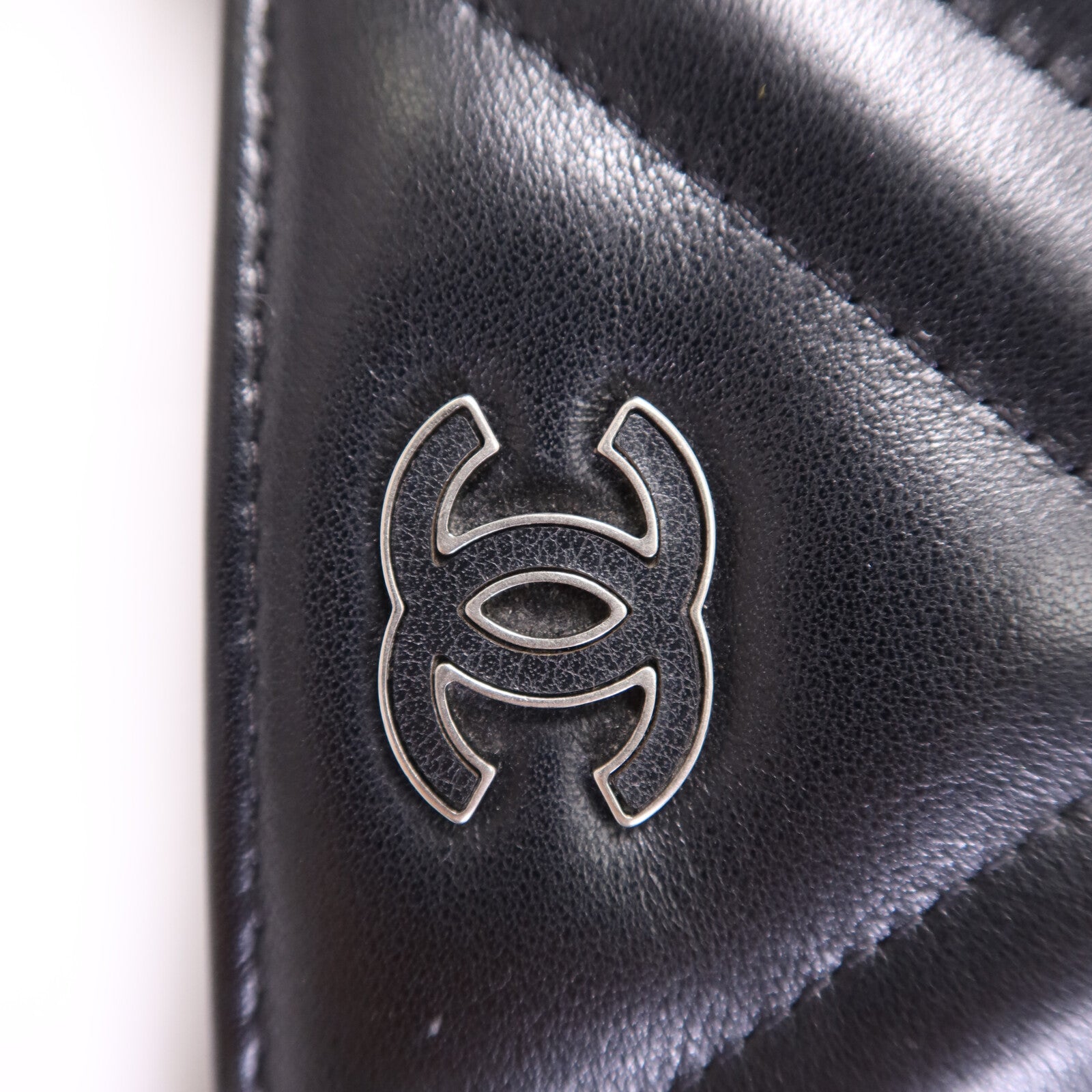 CHANEL 【激減優惠】牛皮皮革WOC Wallet On Chain銀扣鏈帶肩背袋