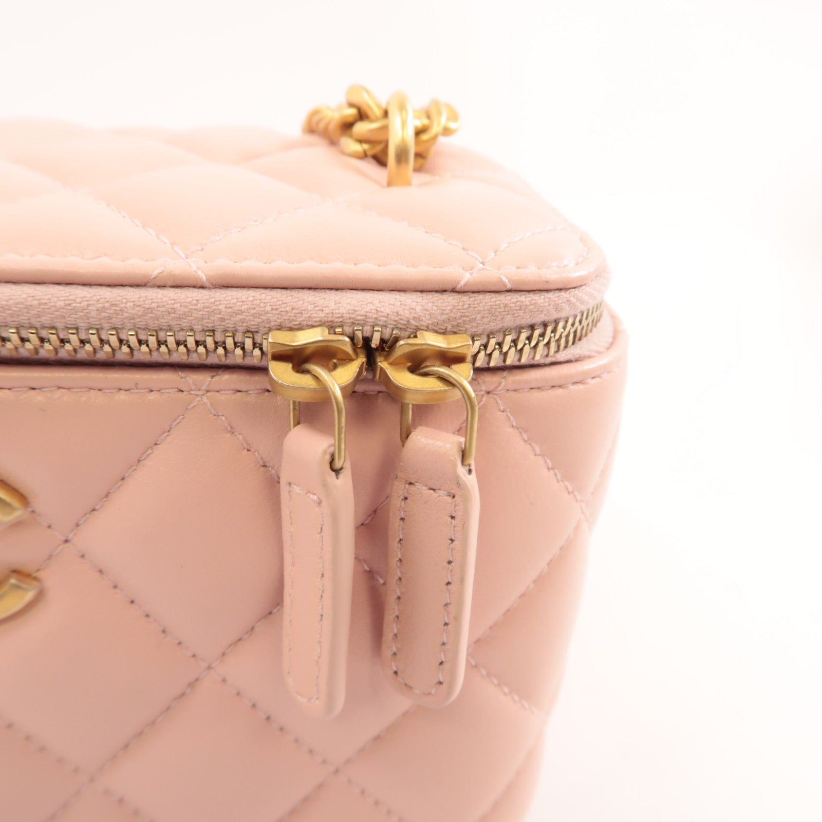 CHANEL 菱格皮革Vanity Case金扣鏈帶肩背袋
