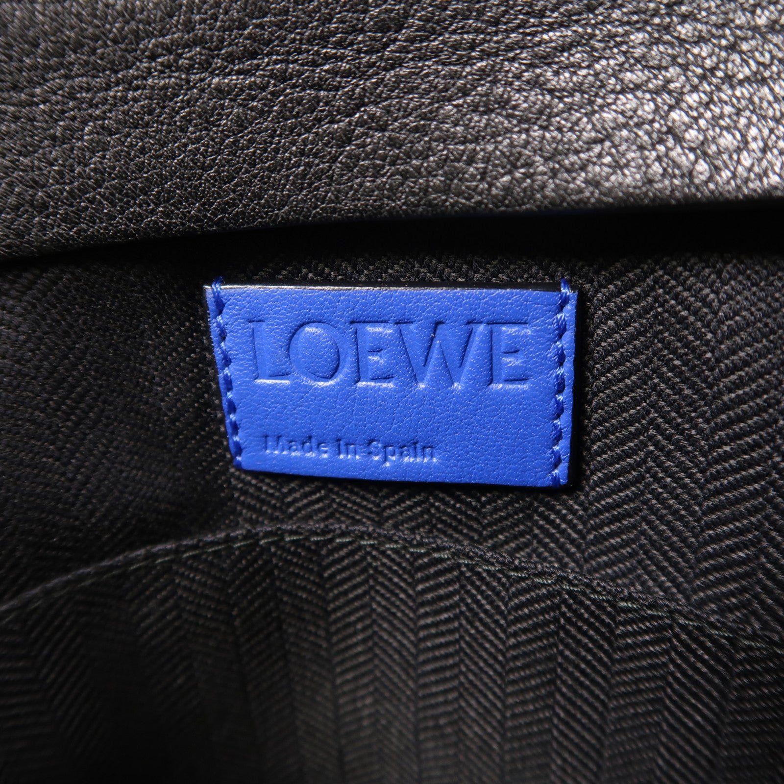 LOEWE 牛皮皮革Shoulder Bag金扣肩背袋