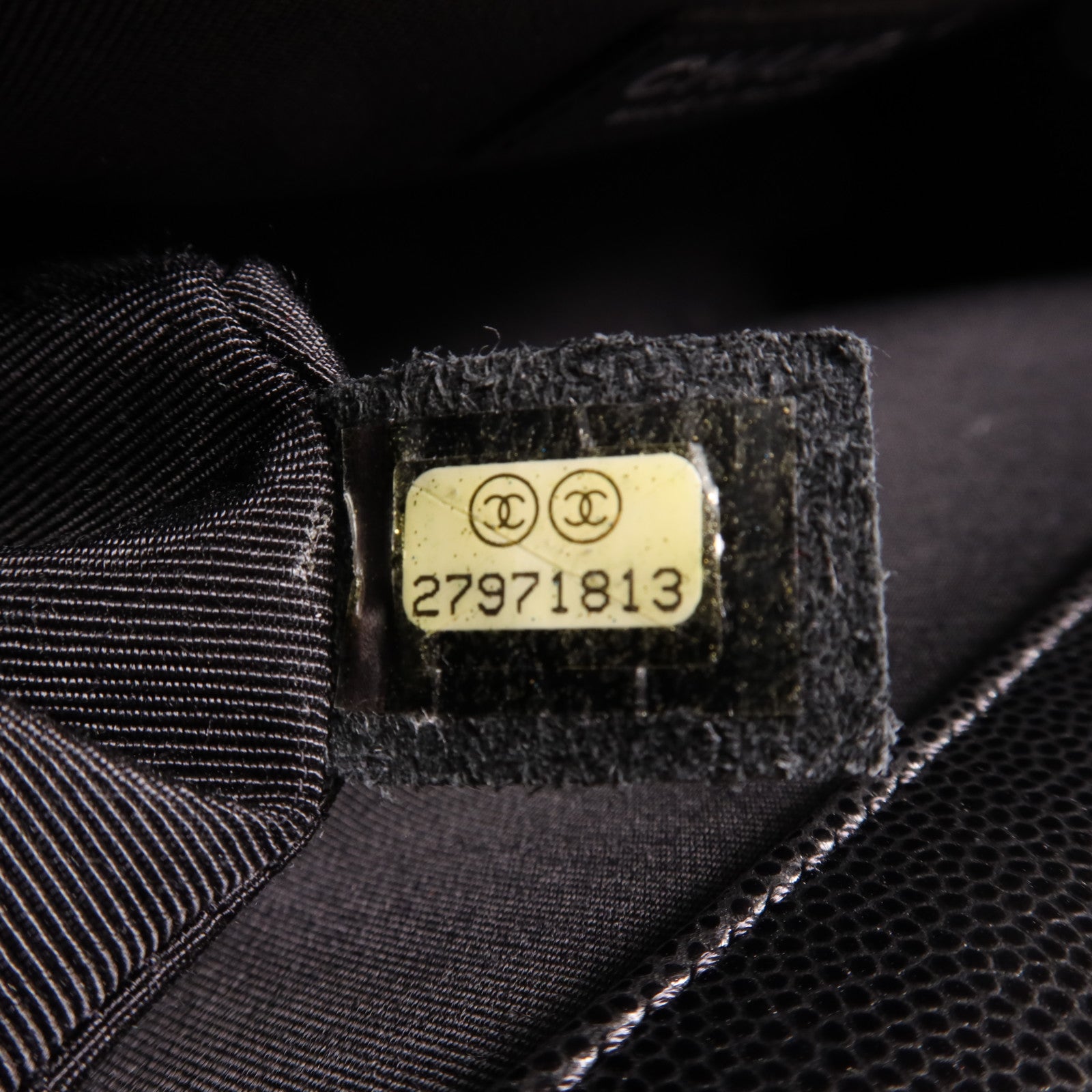 CHANEL 牛皮皮革Boy 25銀扣肩背袋