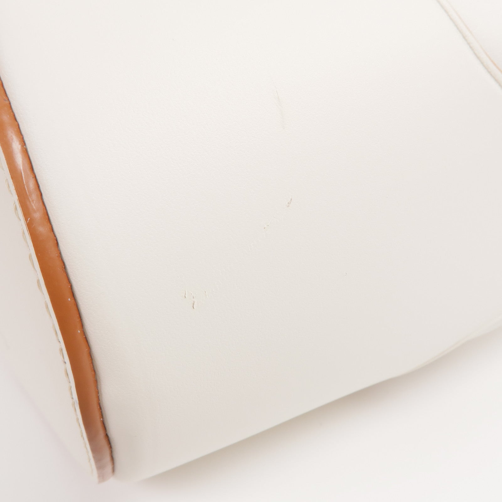 LOEWE 牛皮皮革Balloon Small金扣肩背袋