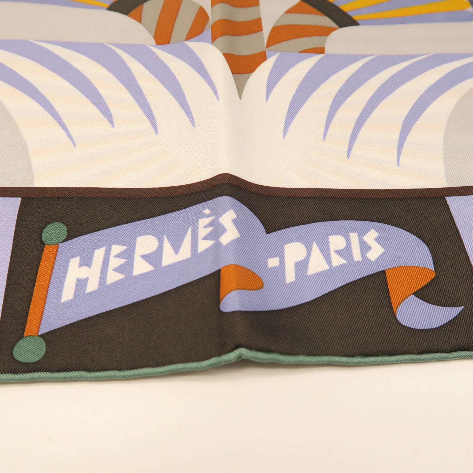 HERMES Silk Scarf 90x90 Silk Scarf New Light Wisteria/Caramel