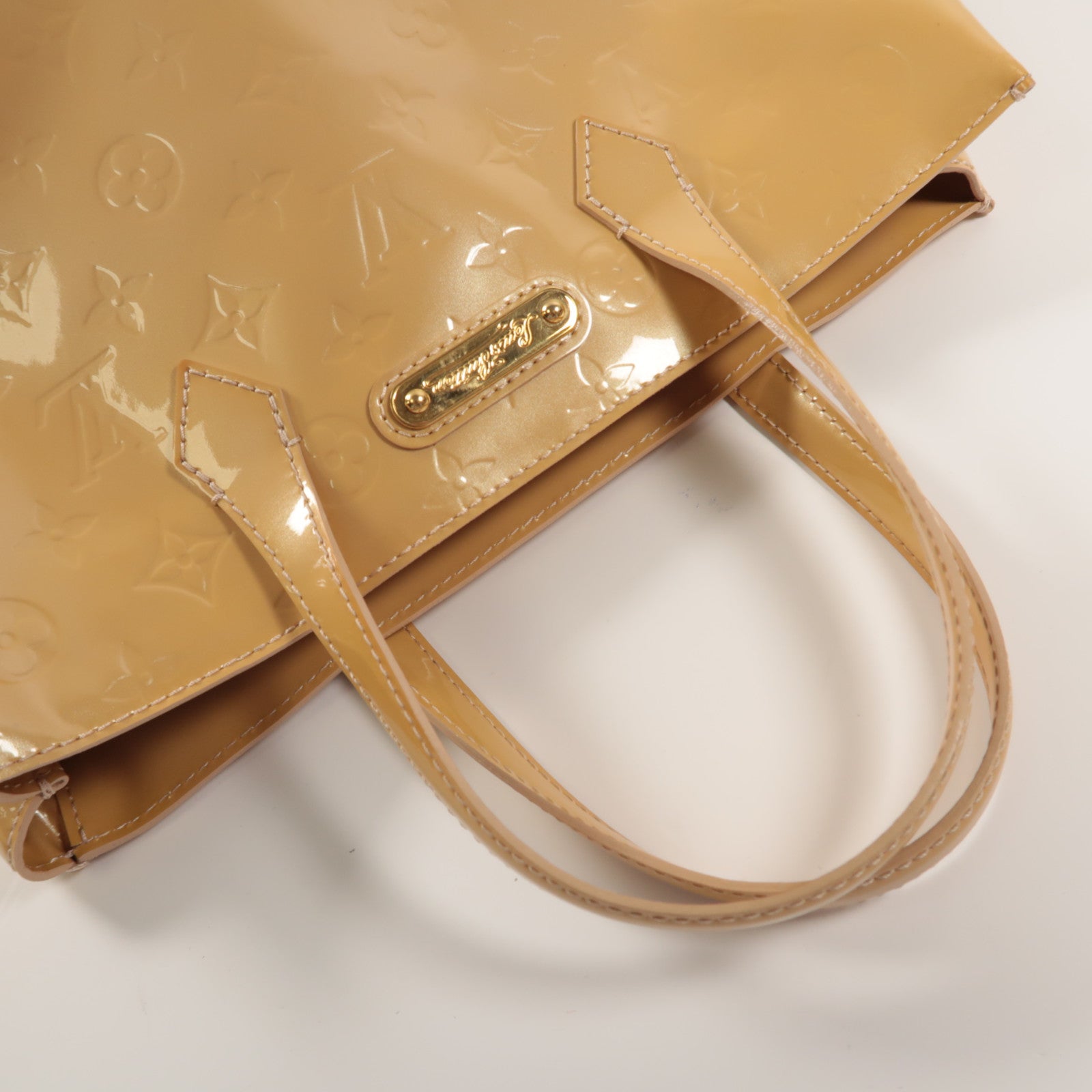 LOUIS VUITTON Monogram Vernis Wilshire PM金扣手挽袋米色