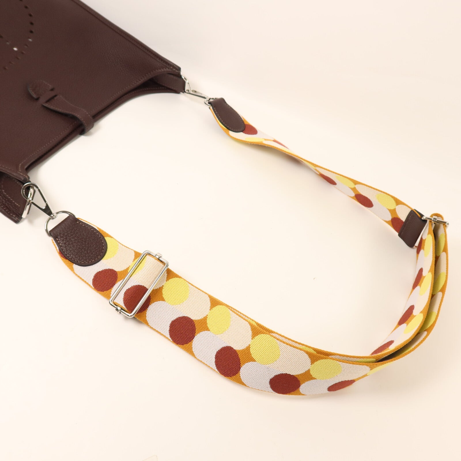 HERMES Clemence皮革Evelyne PM肩背袋Rouge Sellier