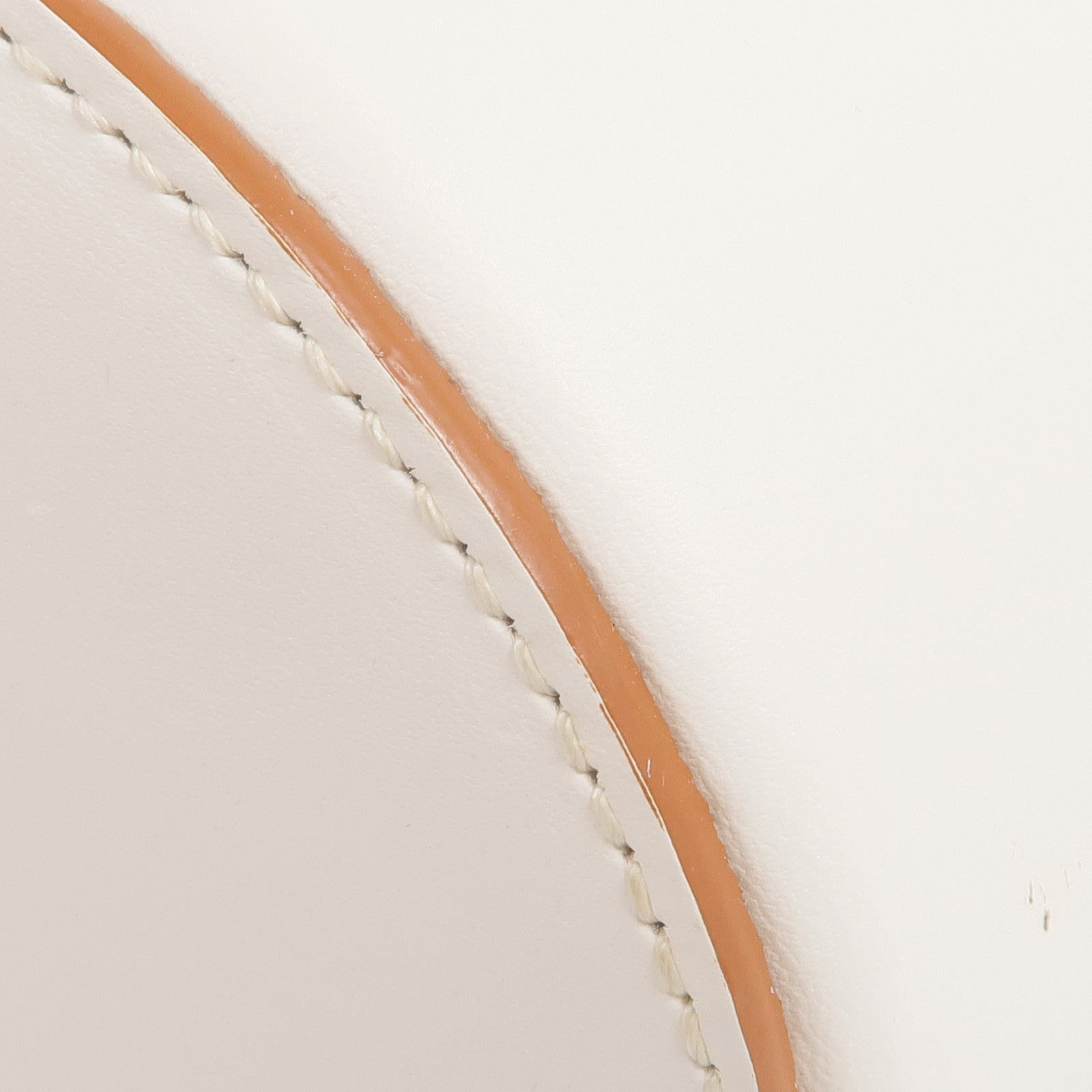 LOEWE 牛皮皮革Balloon Small金扣肩背袋