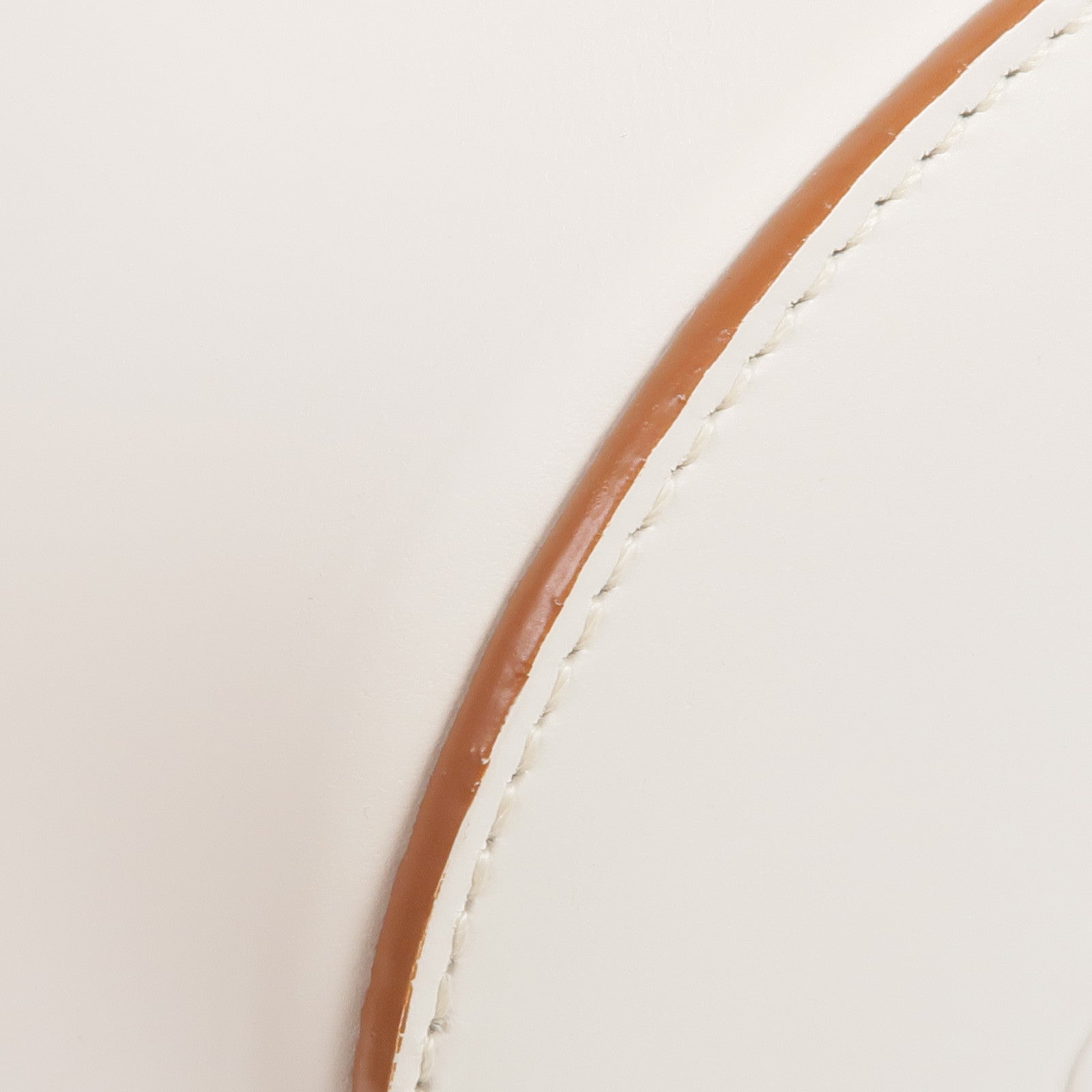 LOEWE 牛皮皮革Balloon Small金扣肩背袋