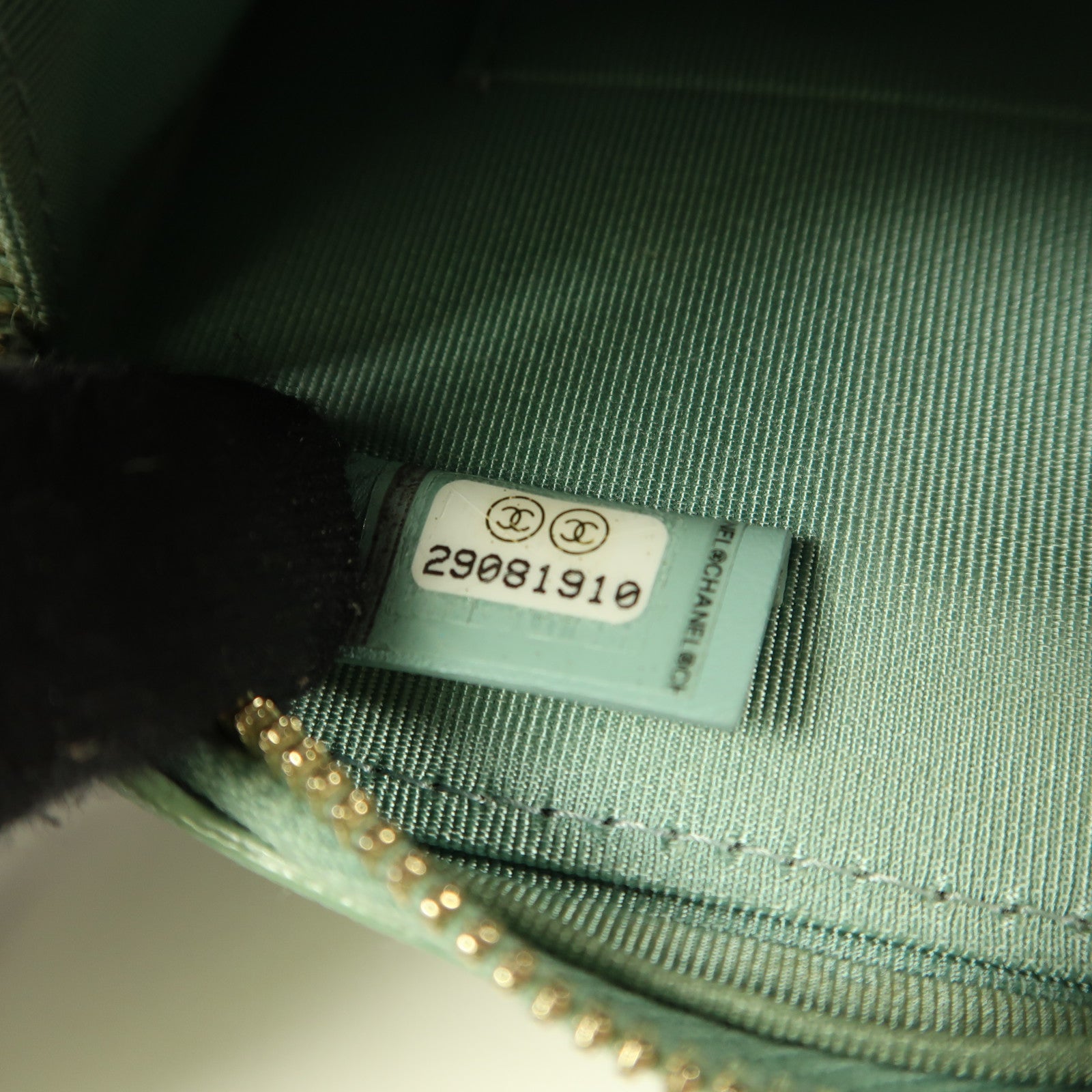 CHANEL 牛皮皮革Phone Bag金扣鏈帶肩背袋