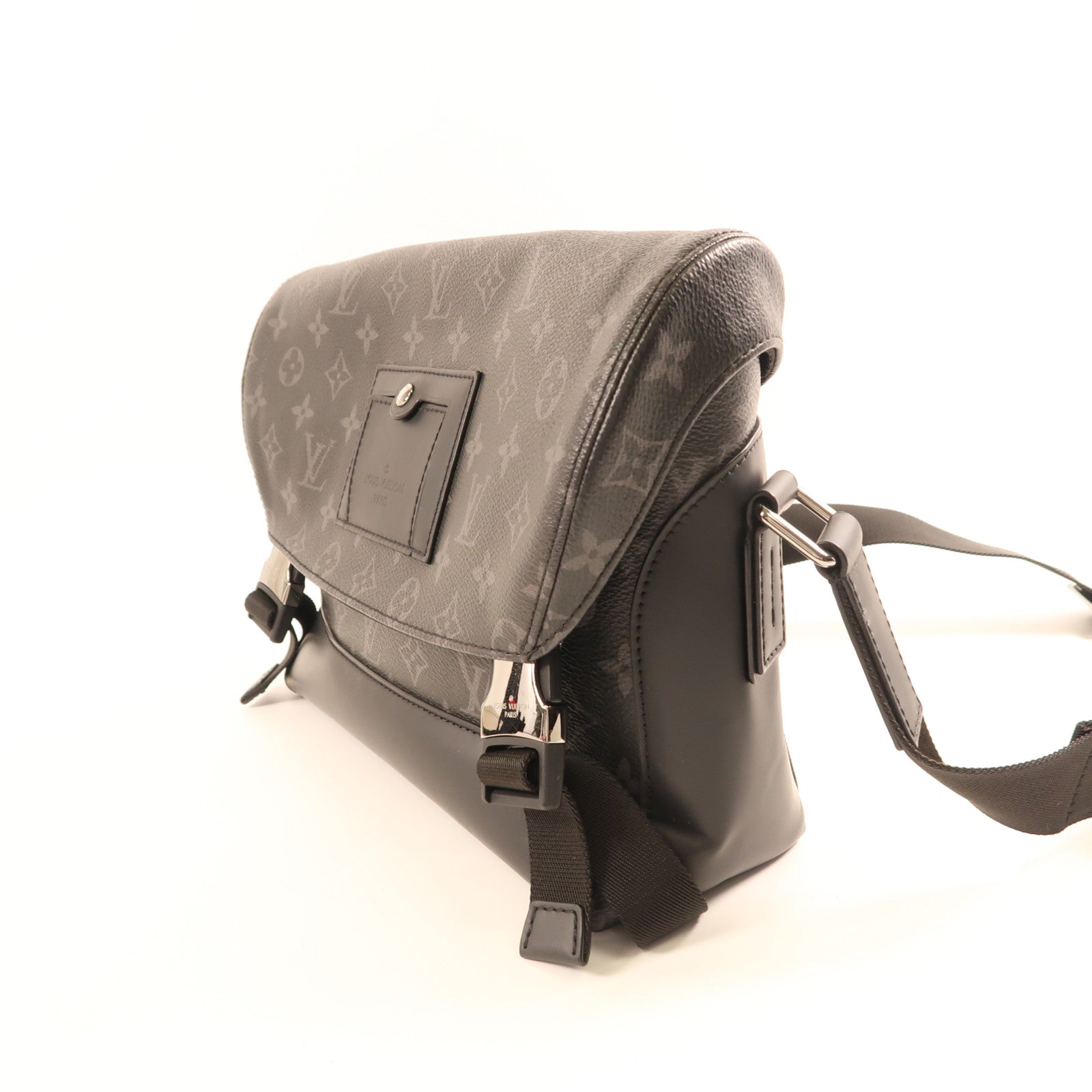 LOUIS VUITTON Monogram Eclipse Messenger PM Voyager銀扣肩背袋