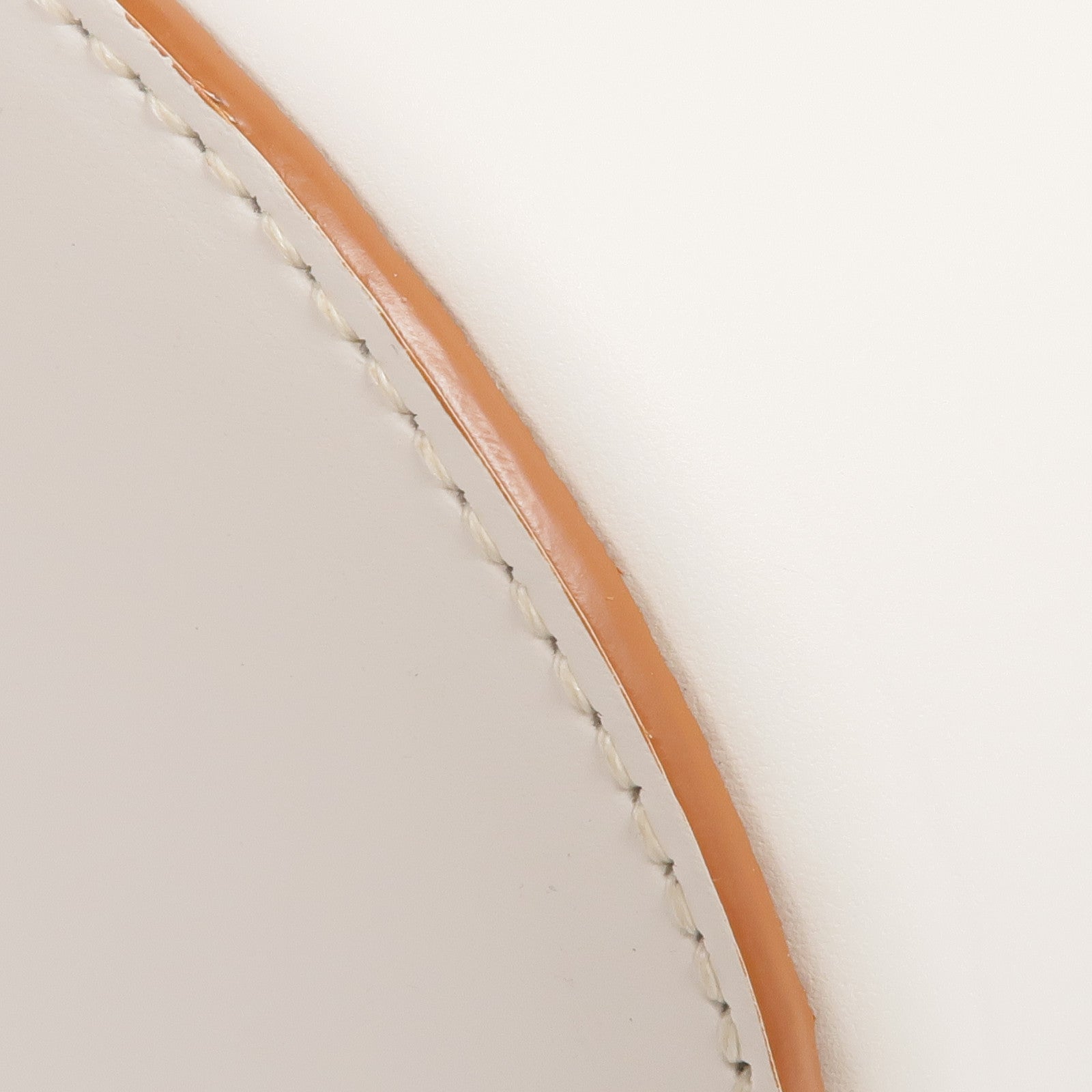 LOEWE 牛皮皮革Balloon Small金扣肩背袋