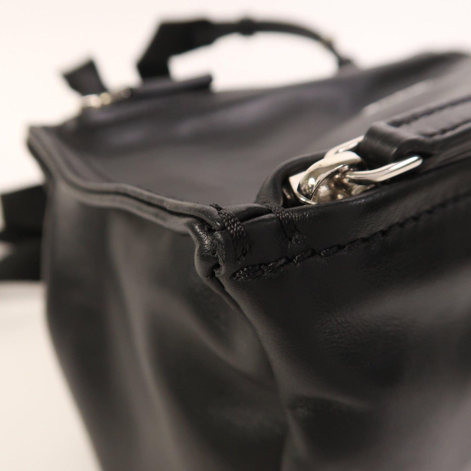 GIVENCHY 牛皮皮革Mini Pandora銀扣肩背袋