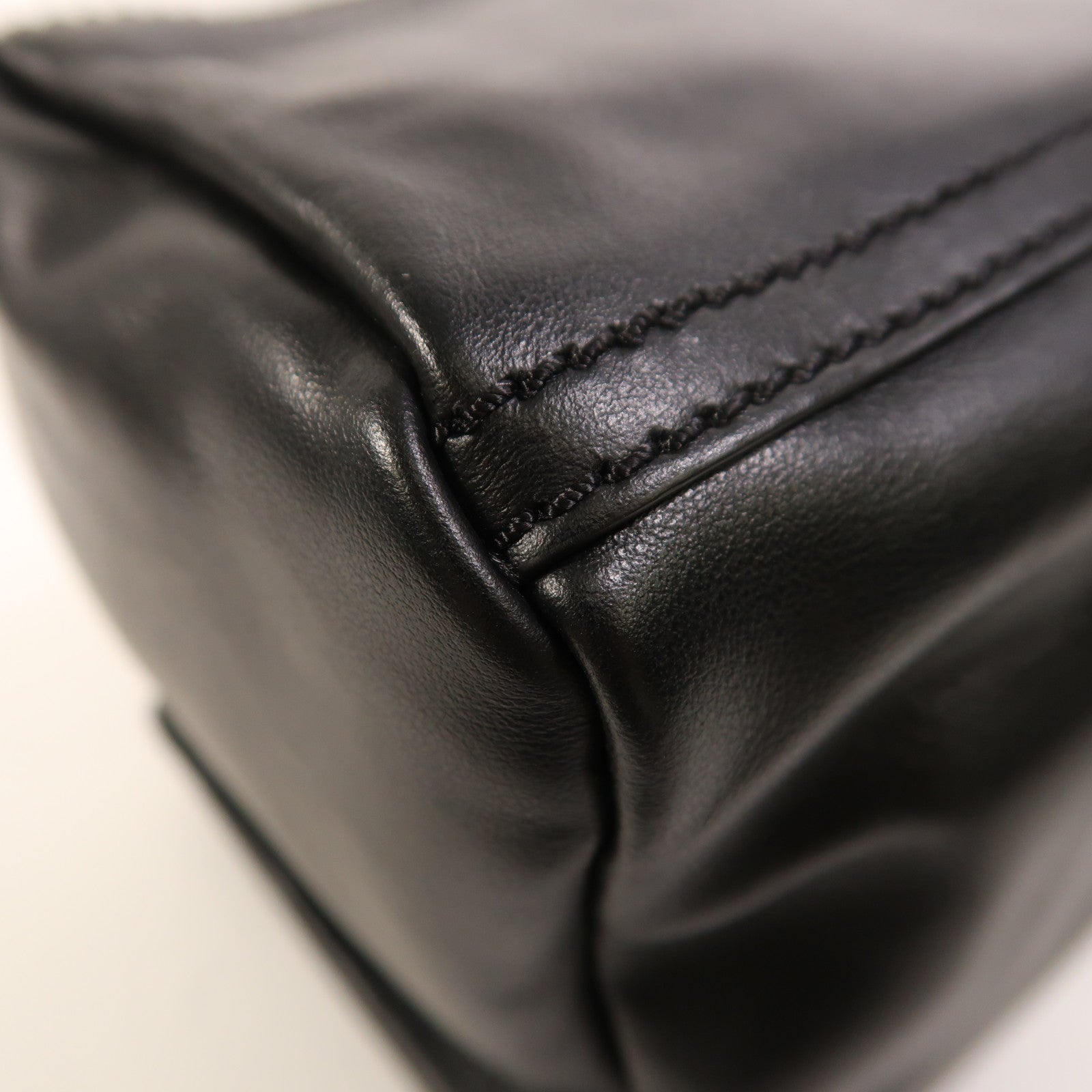 GIVENCHY 牛皮皮革Mini Pandora銀扣肩背袋