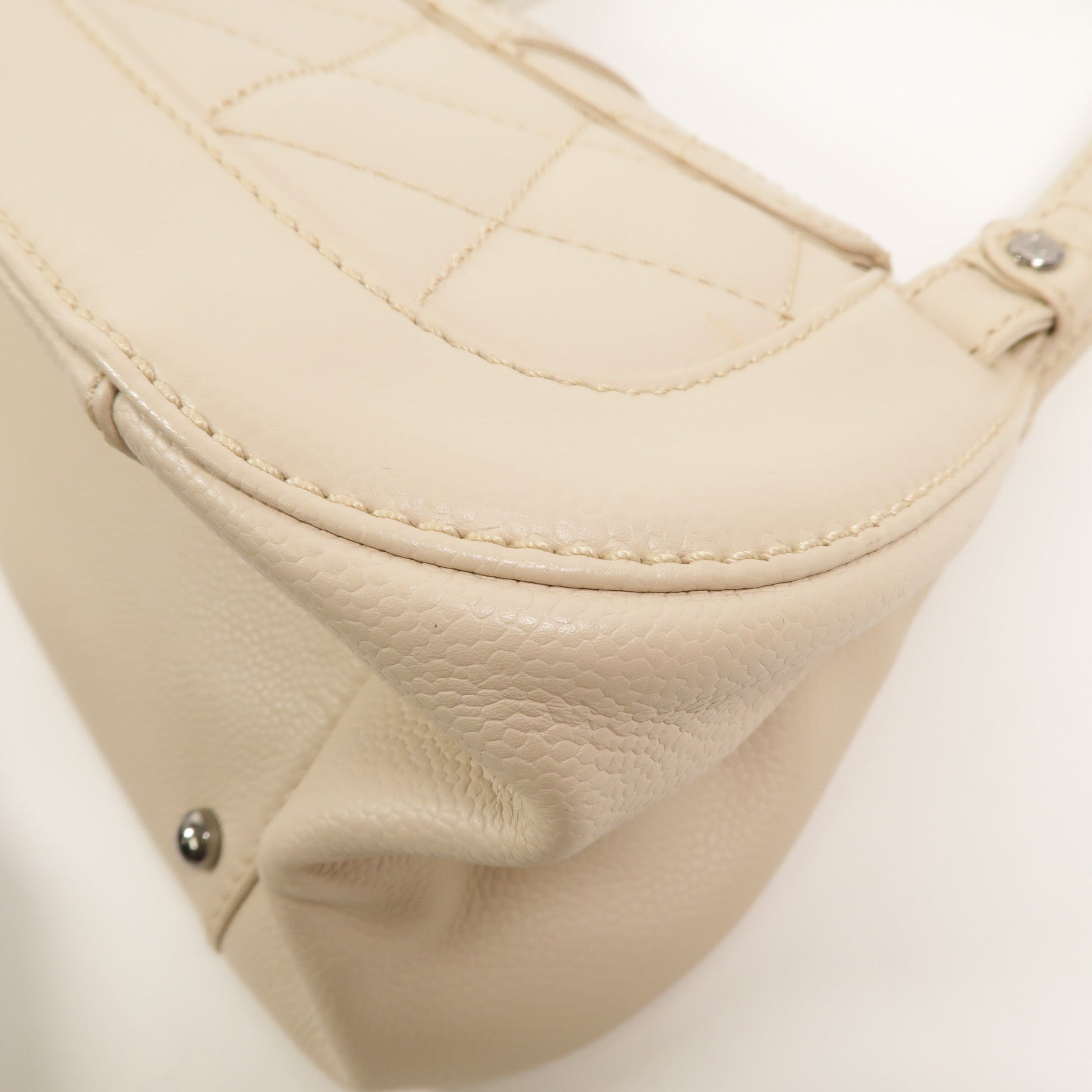 CHANEL 牛皮皮革Quilted Mademoiselle Flap手挽袋