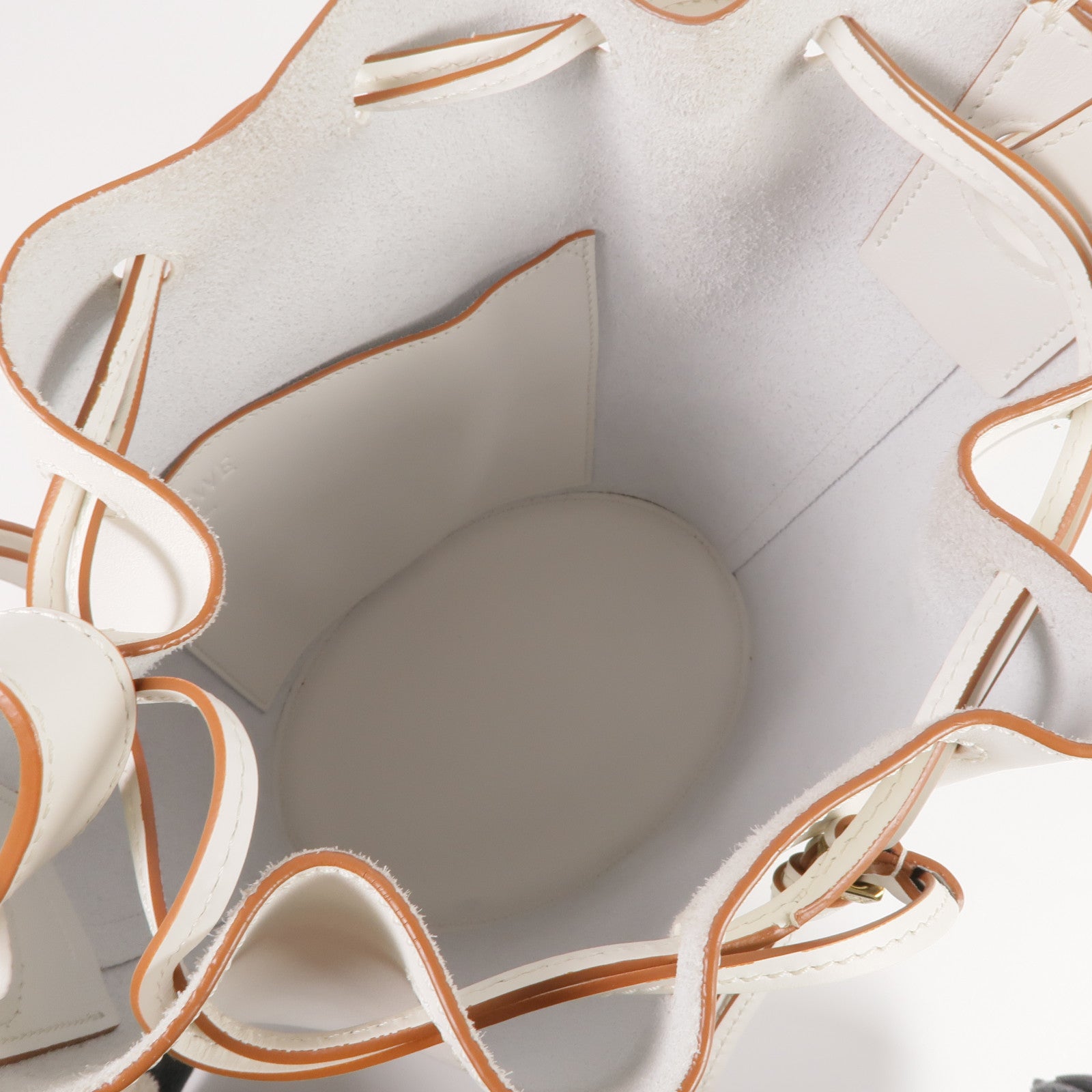 LOEWE 牛皮皮革Balloon Small金扣肩背袋