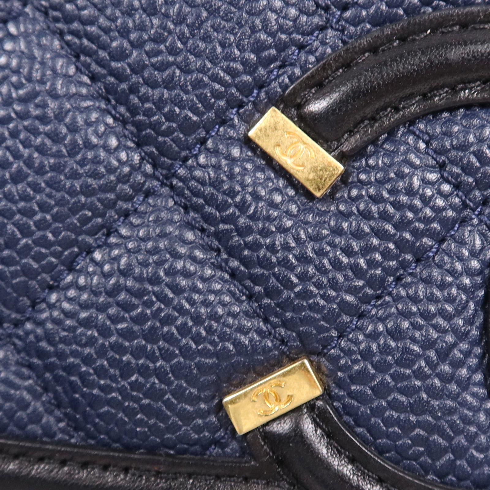 CHANEL 牛皮皮革Filigree Chain Bag金扣鏈帶肩背袋