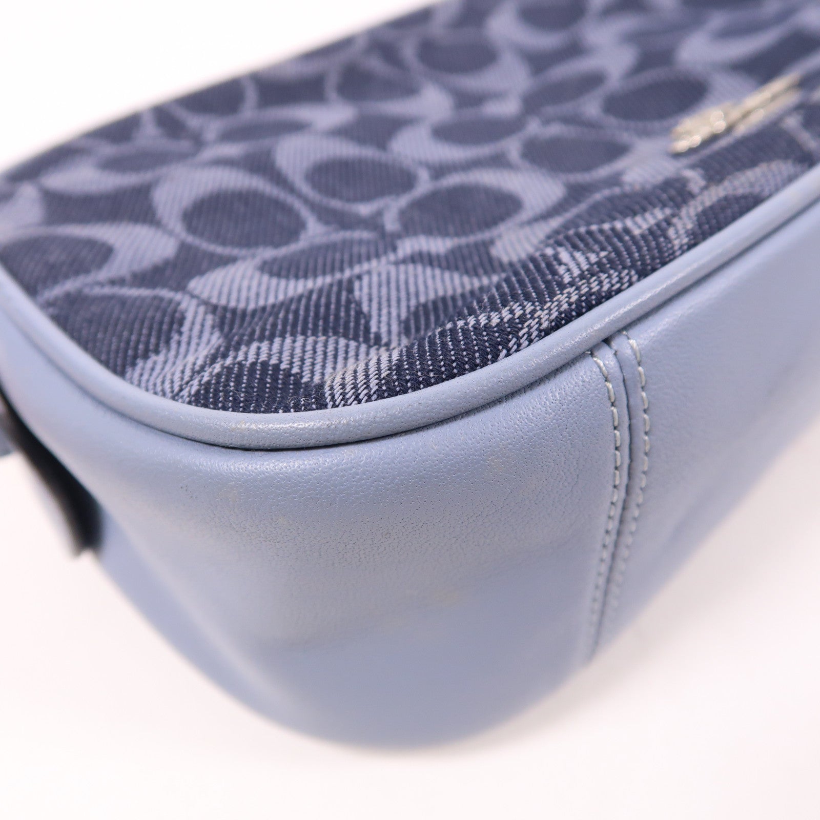 COACH 帆布Shoulder Bag銀扣肩背袋