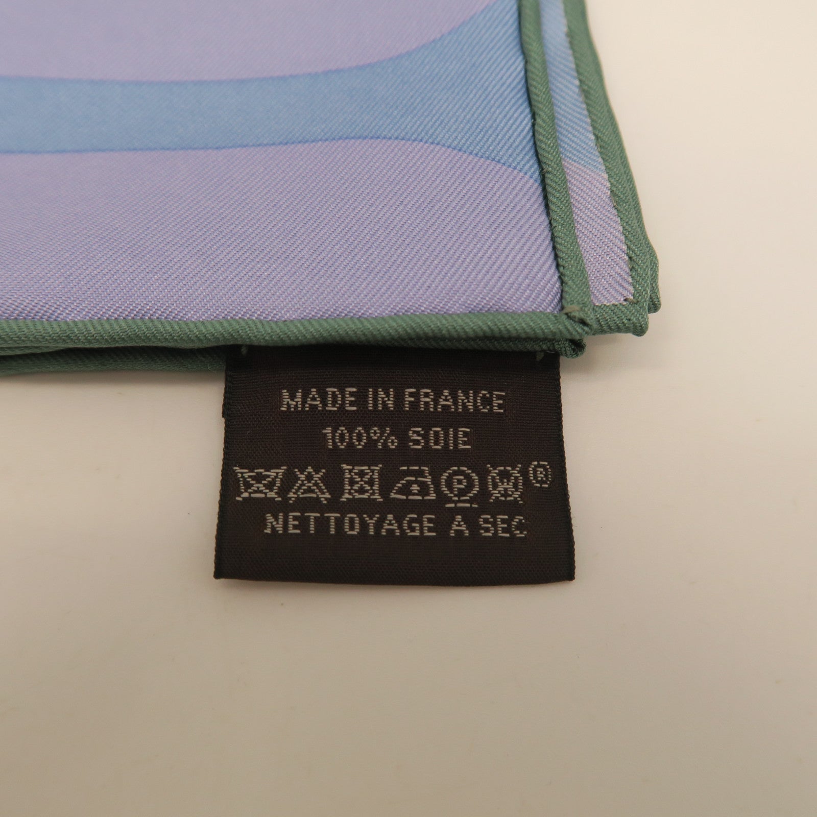 HERMES Silk Scarf 90x90 Silk Scarf New Light Wisteria/Caramel