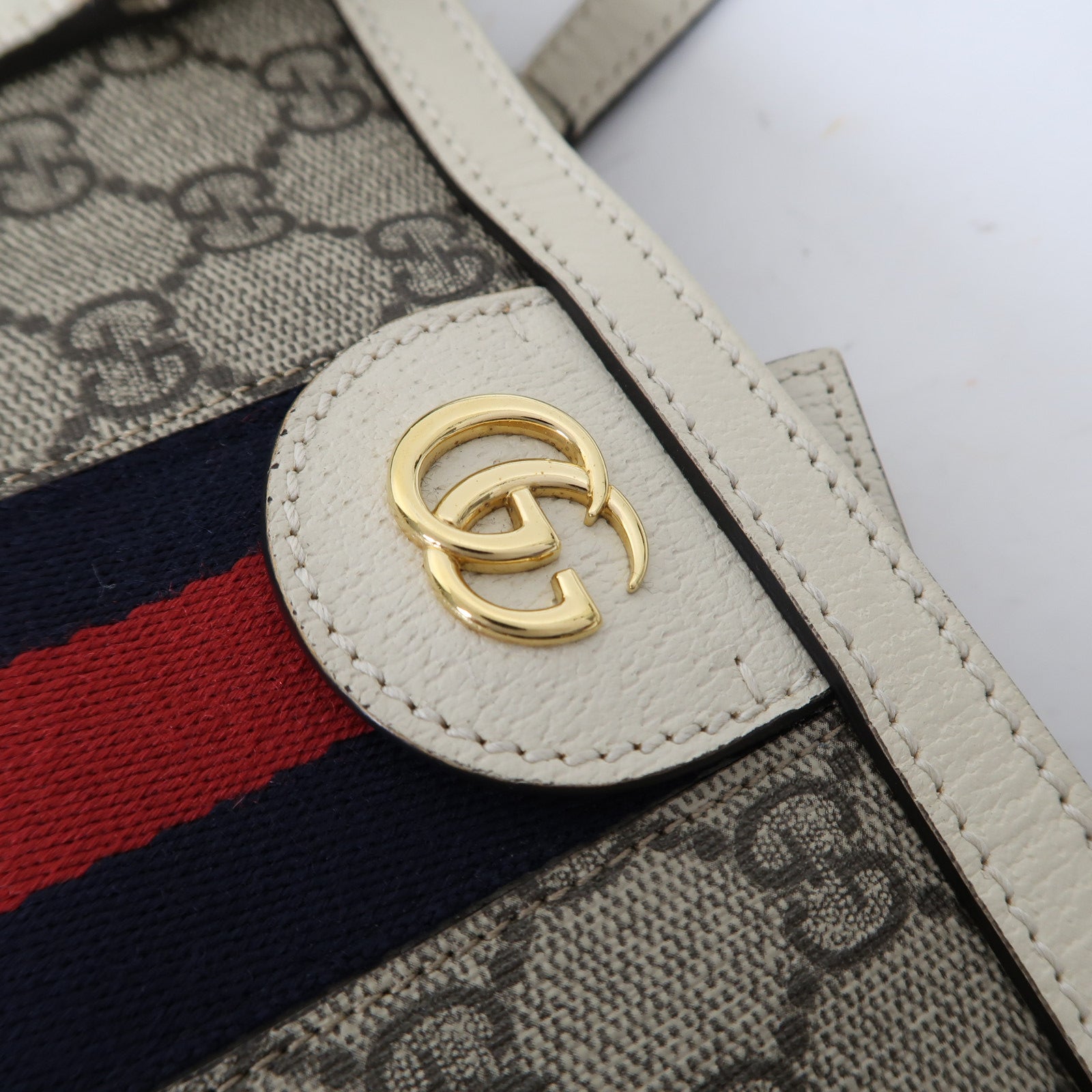 GUCCI 塗層帆布Ophidia金扣肩背袋啡色/白色