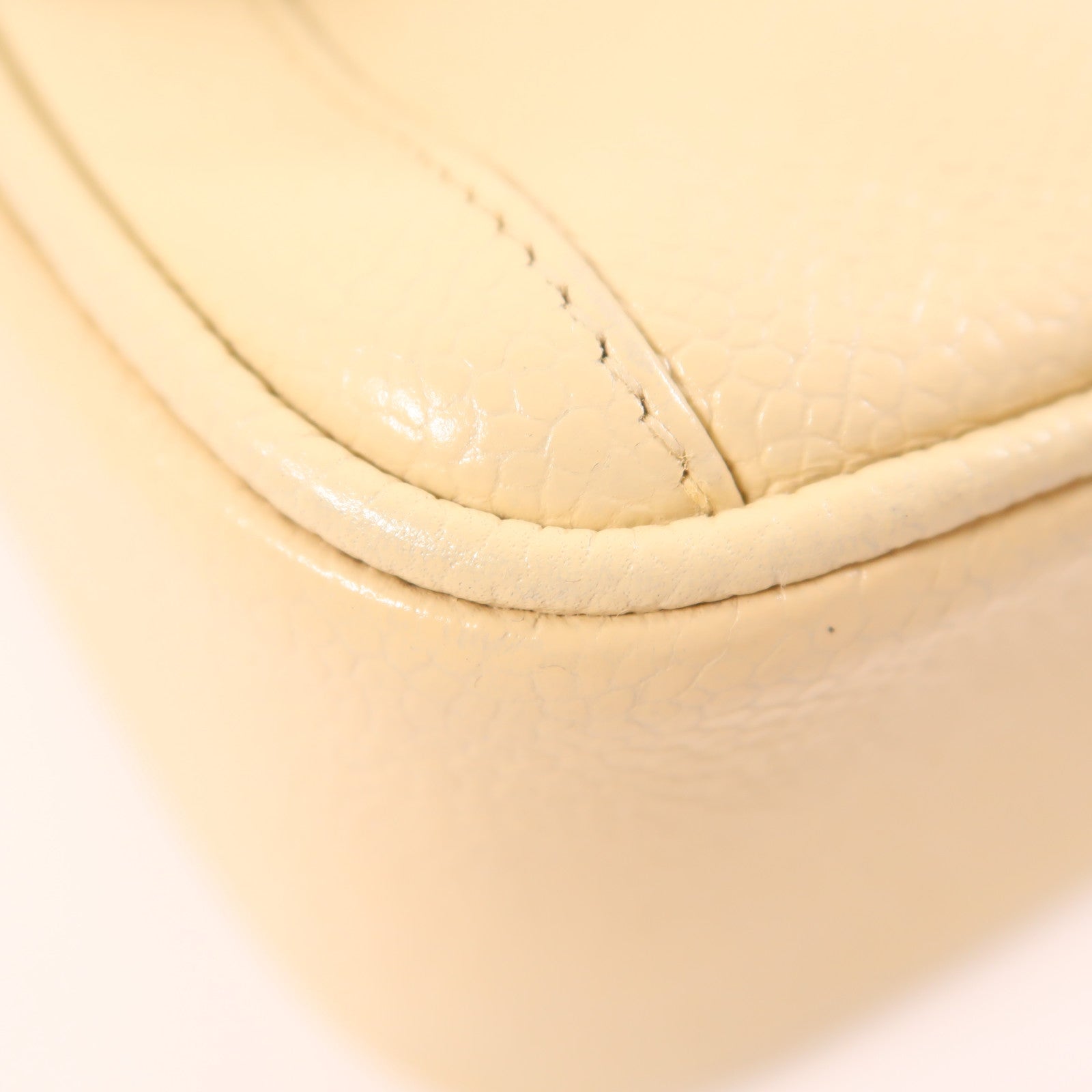 CHANEL 牛皮皮革Chain Shoulder金扣鏈帶肩背袋