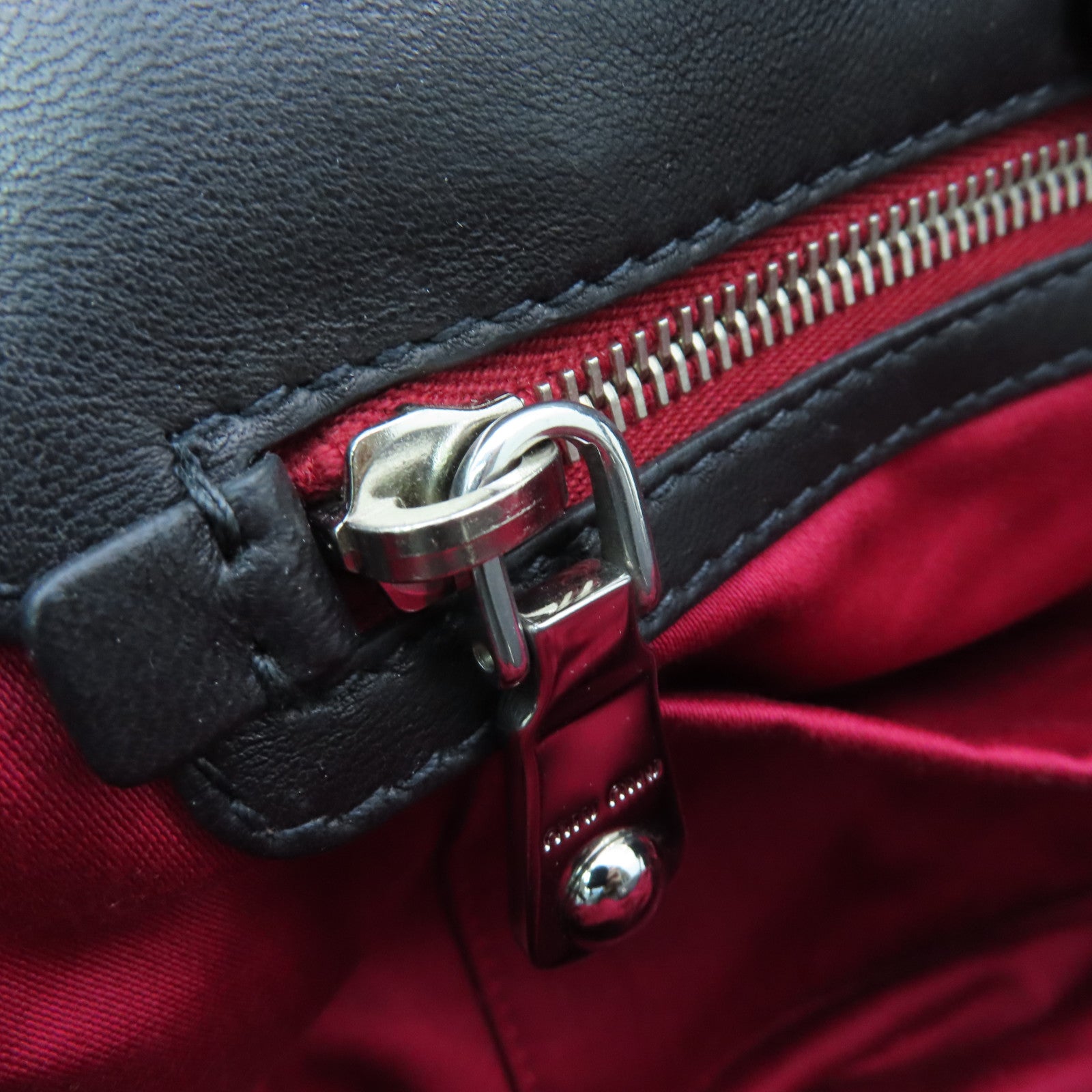 Miu Miu Leather Chain Shoulder Bag Silver Buckle Chain Shoulder Bag Black