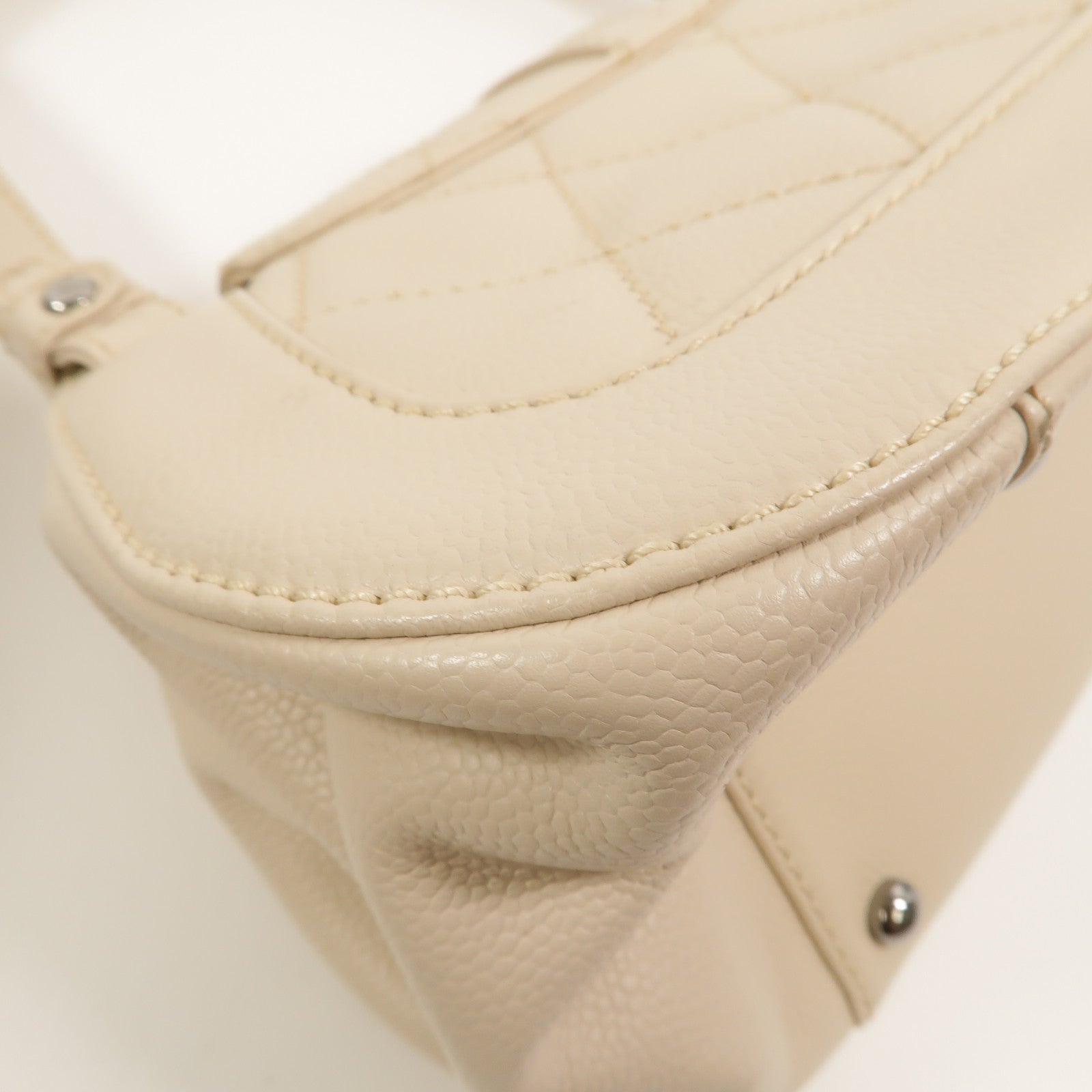 CHANEL 牛皮皮革Quilted Mademoiselle Flap手挽袋