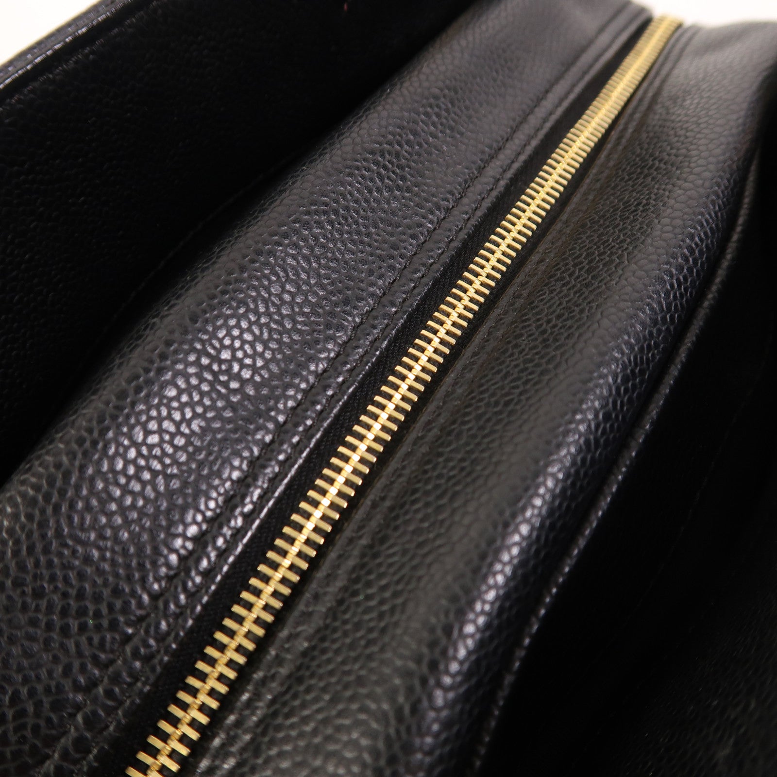 CHANEL 牛皮皮革Petite Timeless Tote金扣鏈帶肩背袋