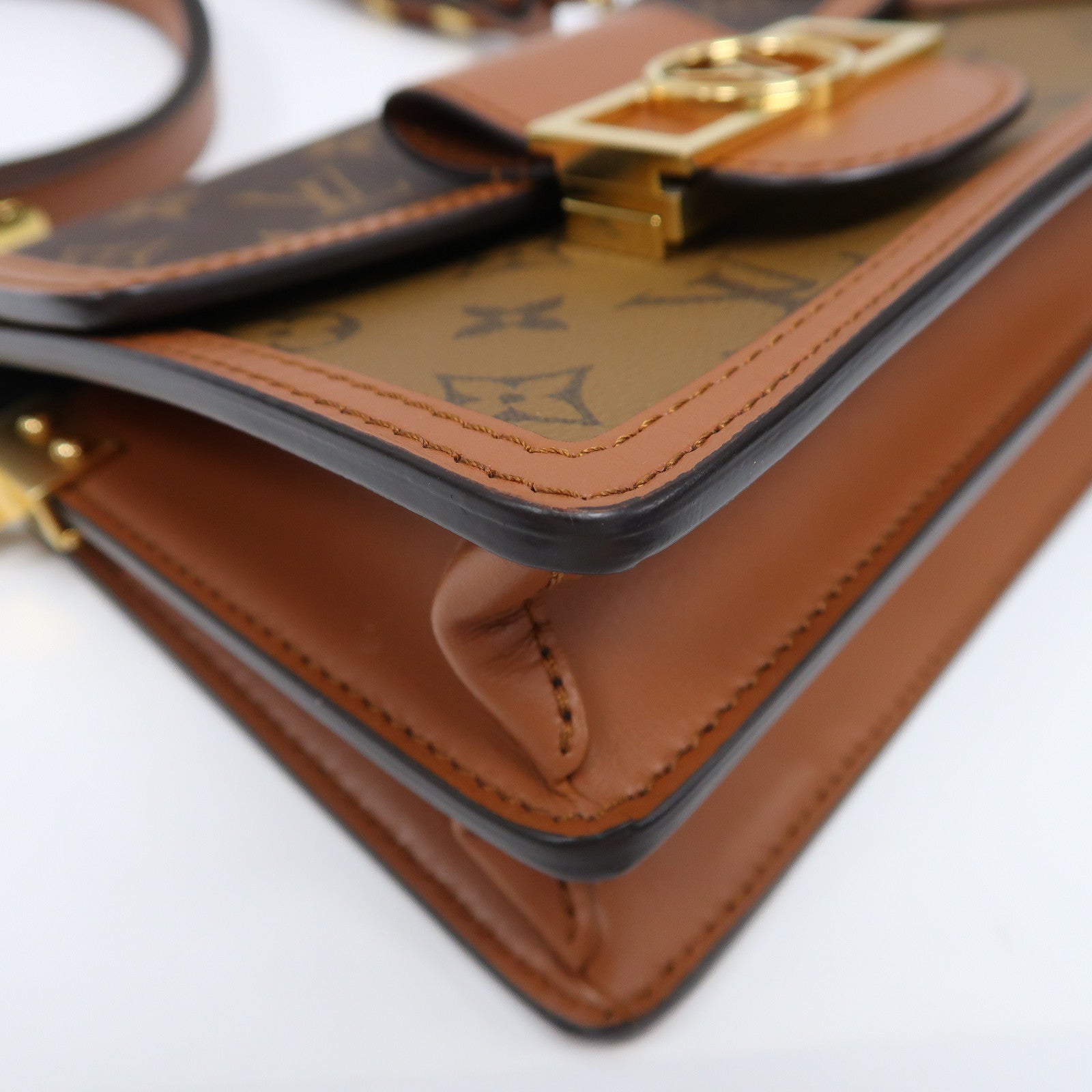 LOUIS VUITTON Monogram Reverse Mini Dauphine金扣肩背袋啡色