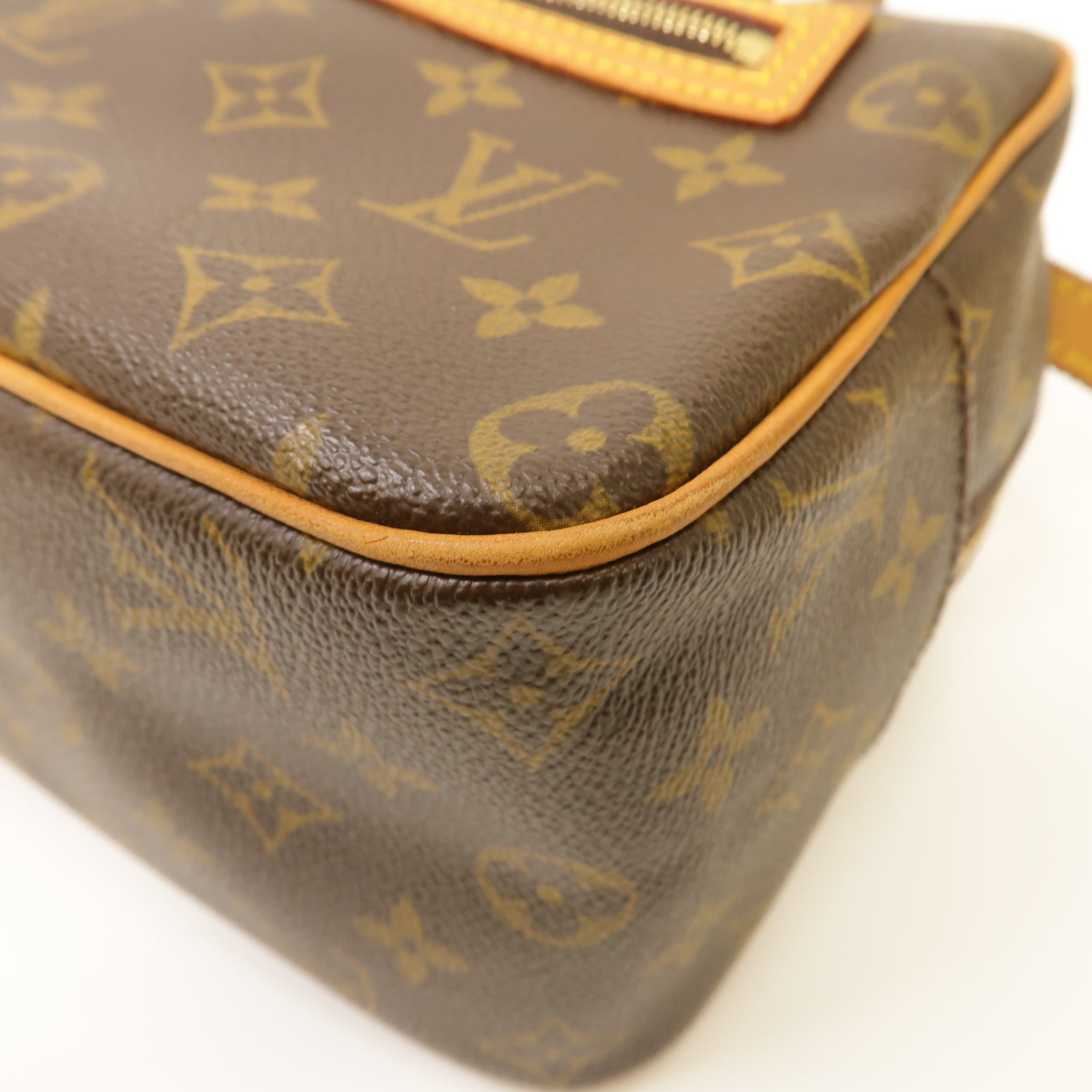 LOUIS VUITTON Monogram Cite MM金扣肩背袋棕色