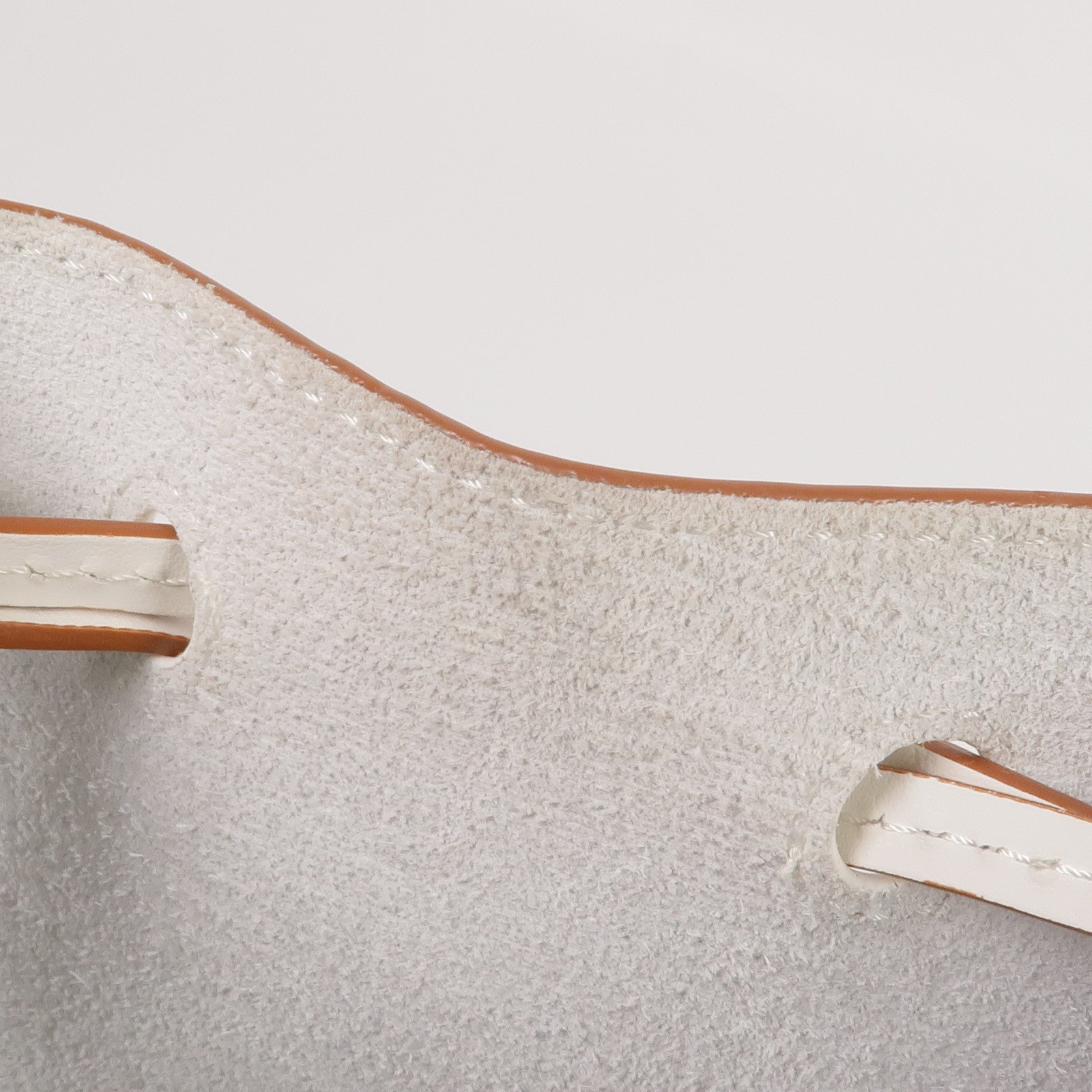 LOEWE 牛皮皮革Balloon Small金扣肩背袋