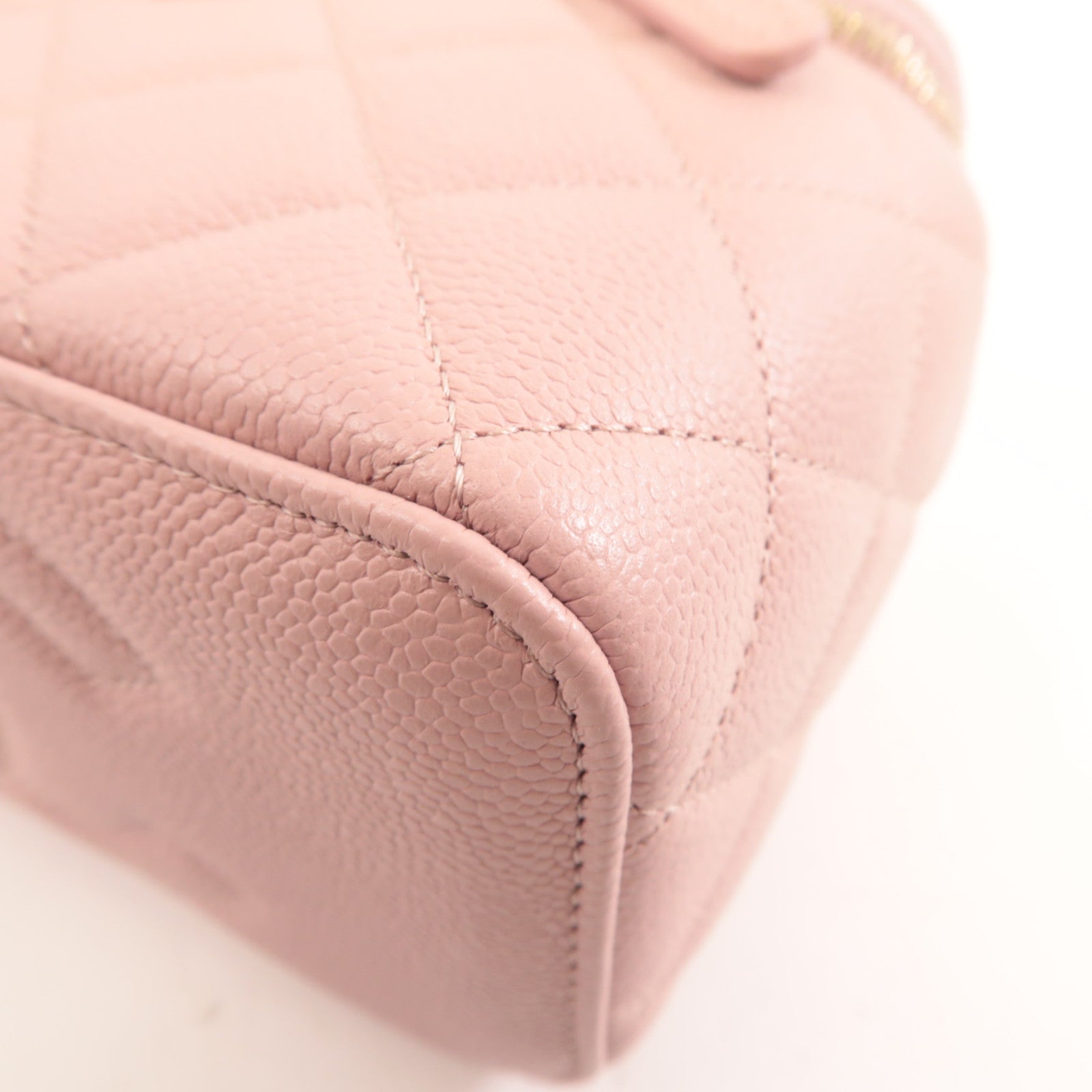 CHANEL 菱格牛皮皮革Vanity Case金扣鏈帶肩背袋粉紅色