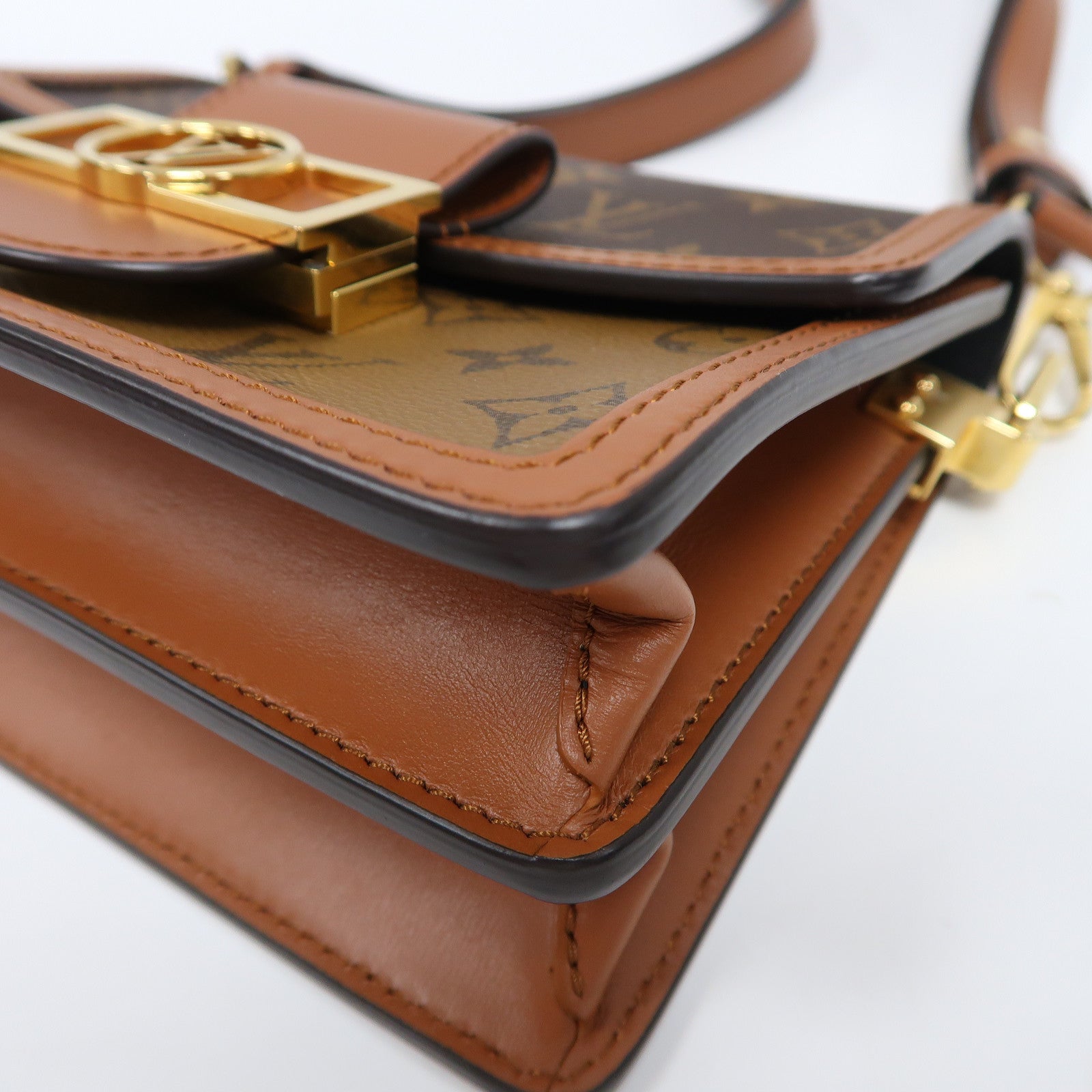 LOUIS VUITTON Monogram Reverse Mini Dauphine金扣肩背袋啡色