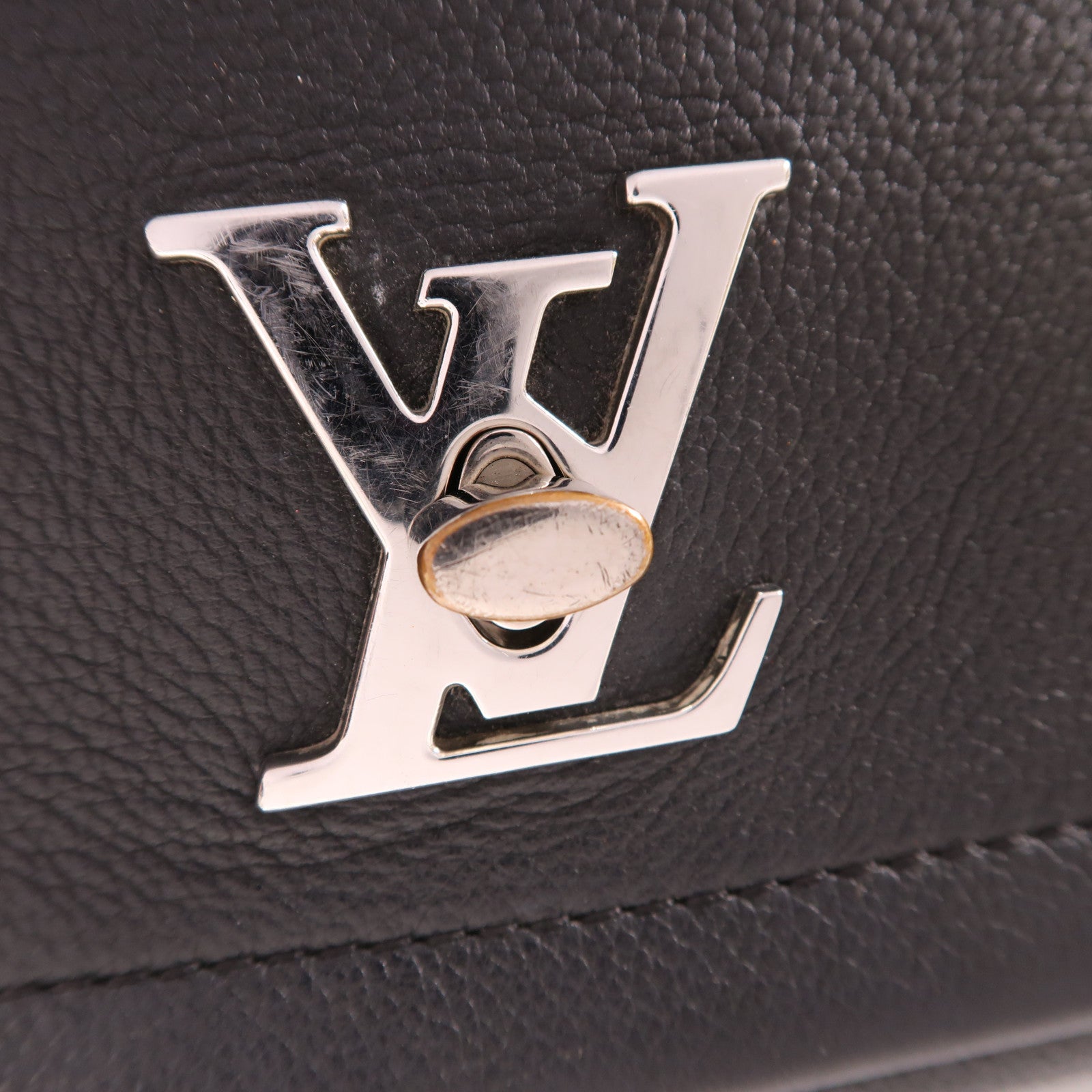 LOUIS VUITTON 牛皮皮革Lockme II BB銀扣鏈帶手挽肩背兩用袋黑色