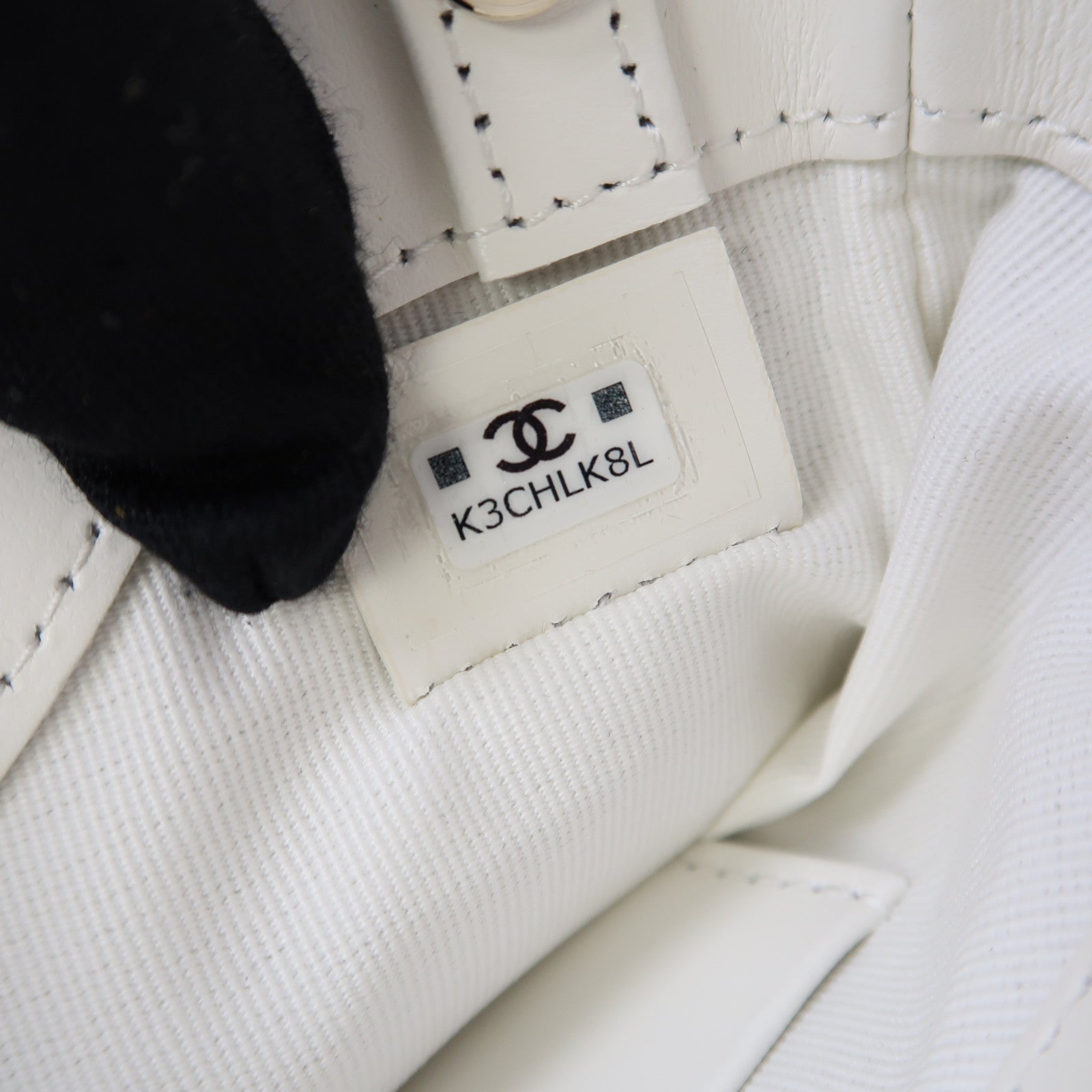 CHANEL 菱格牛皮皮革Shoulder Bag金扣鏈帶肩背袋白色