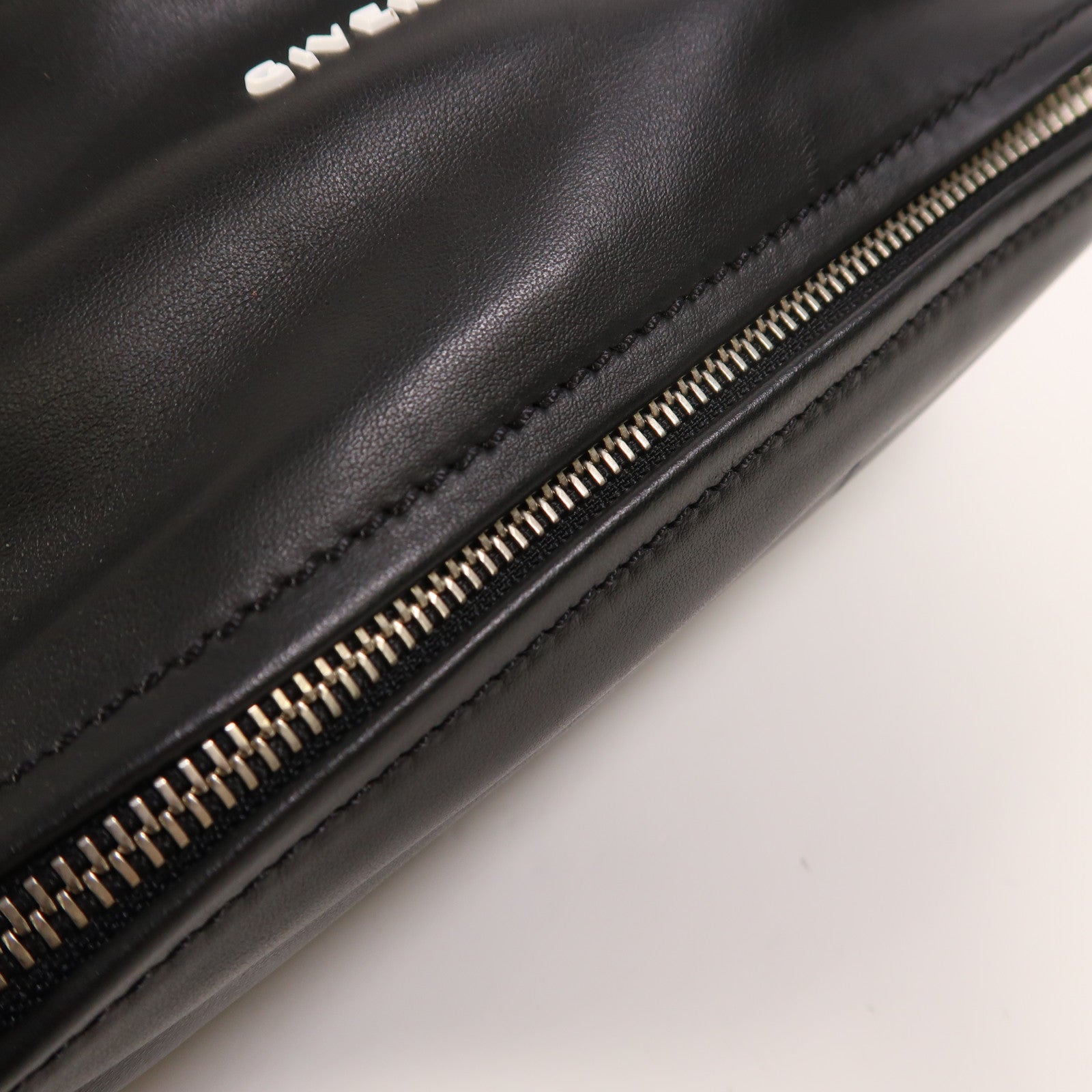 GIVENCHY 牛皮皮革Mini Pandora銀扣肩背袋