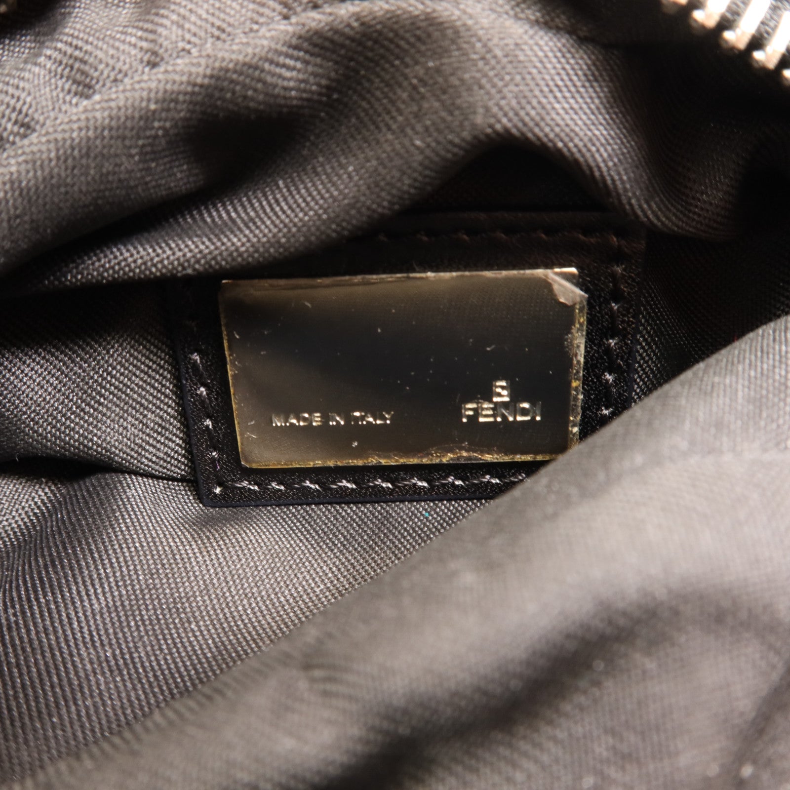 FENDI 麂皮皮革Shoulder Bag銀扣肩背袋