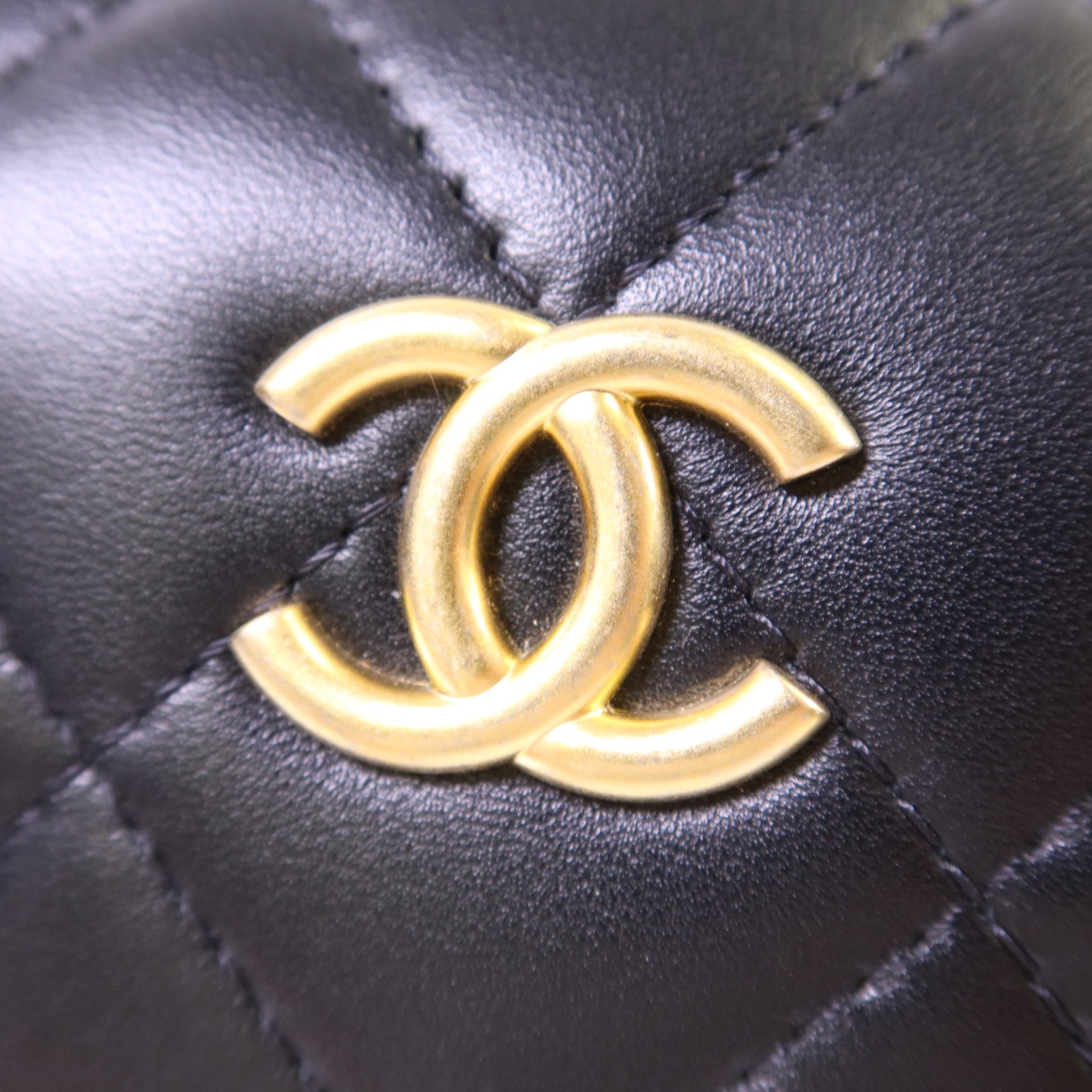 CHANEL 牛皮皮革CC Bubble Top Handle Vanity Case金扣手挽肩背兩用袋
