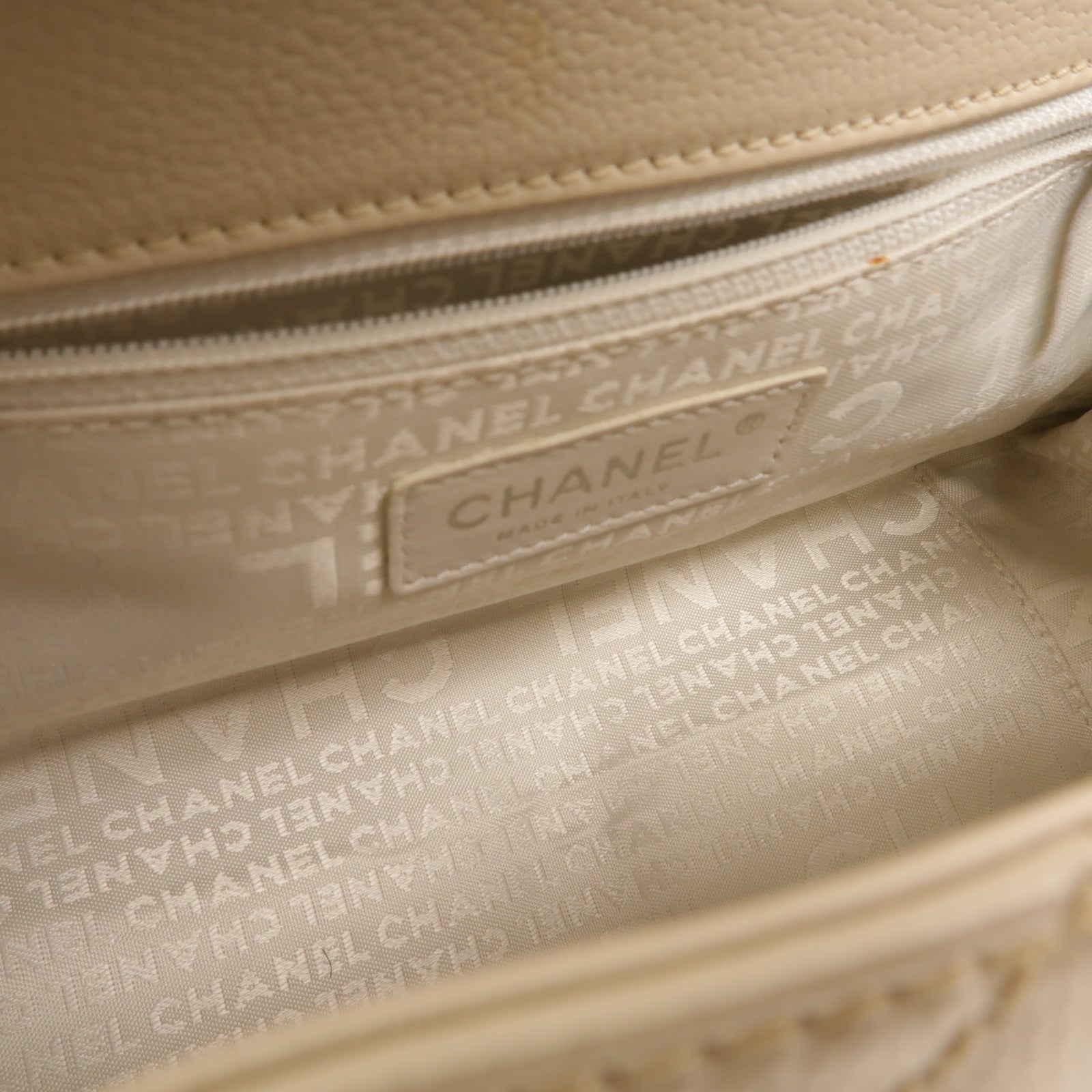 CHANEL 牛皮皮革Quilted Mademoiselle Flap手挽袋