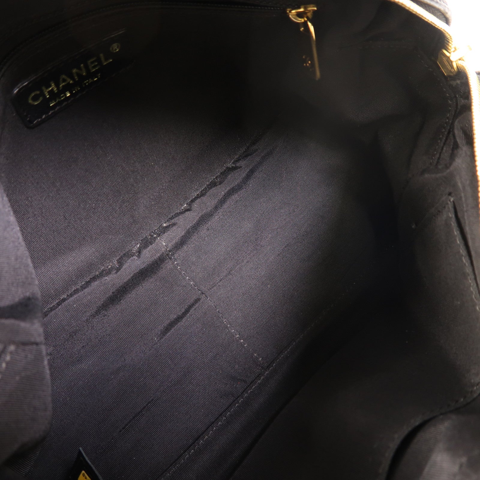 CHANEL 牛皮皮革Petite Timeless Tote金扣鏈帶肩背袋