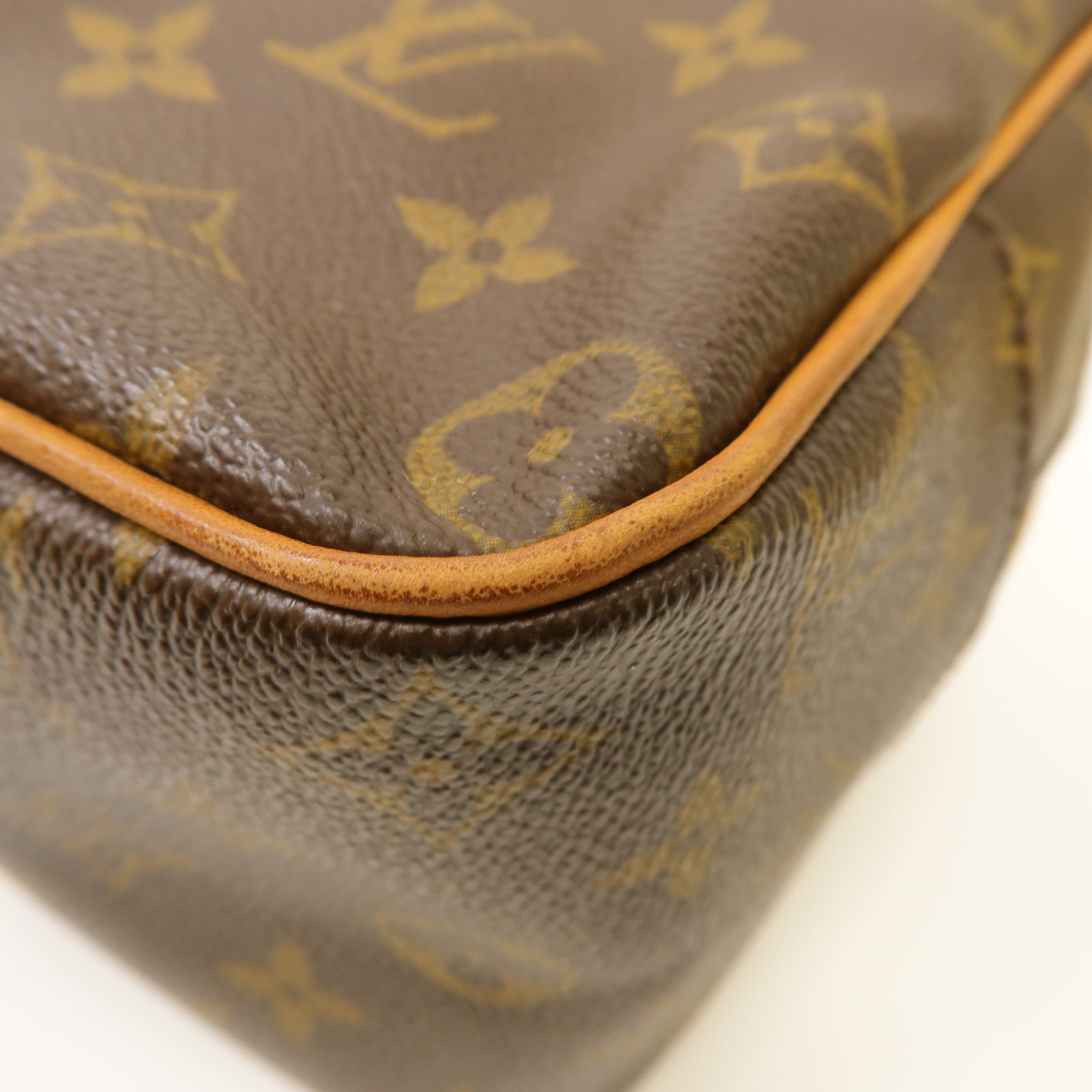 LOUIS VUITTON Monogram Cite MM金扣肩背袋棕色